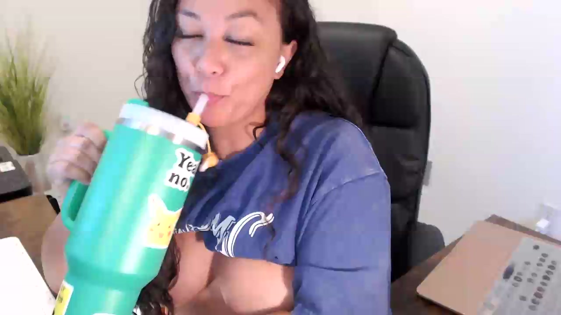Gallery image thumbnail from MickaylaStar's myfreecams stream on, 07/13/2026, 18:04 image 15 of 20
