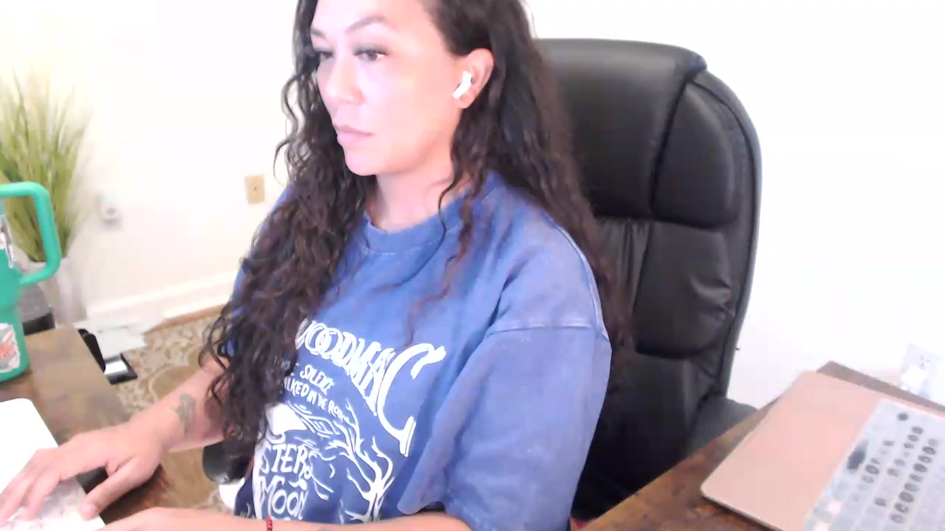 Gallery image thumbnail from MickaylaStar's myfreecams stream on, 07/13/2026, 18:04 image 20 of 20