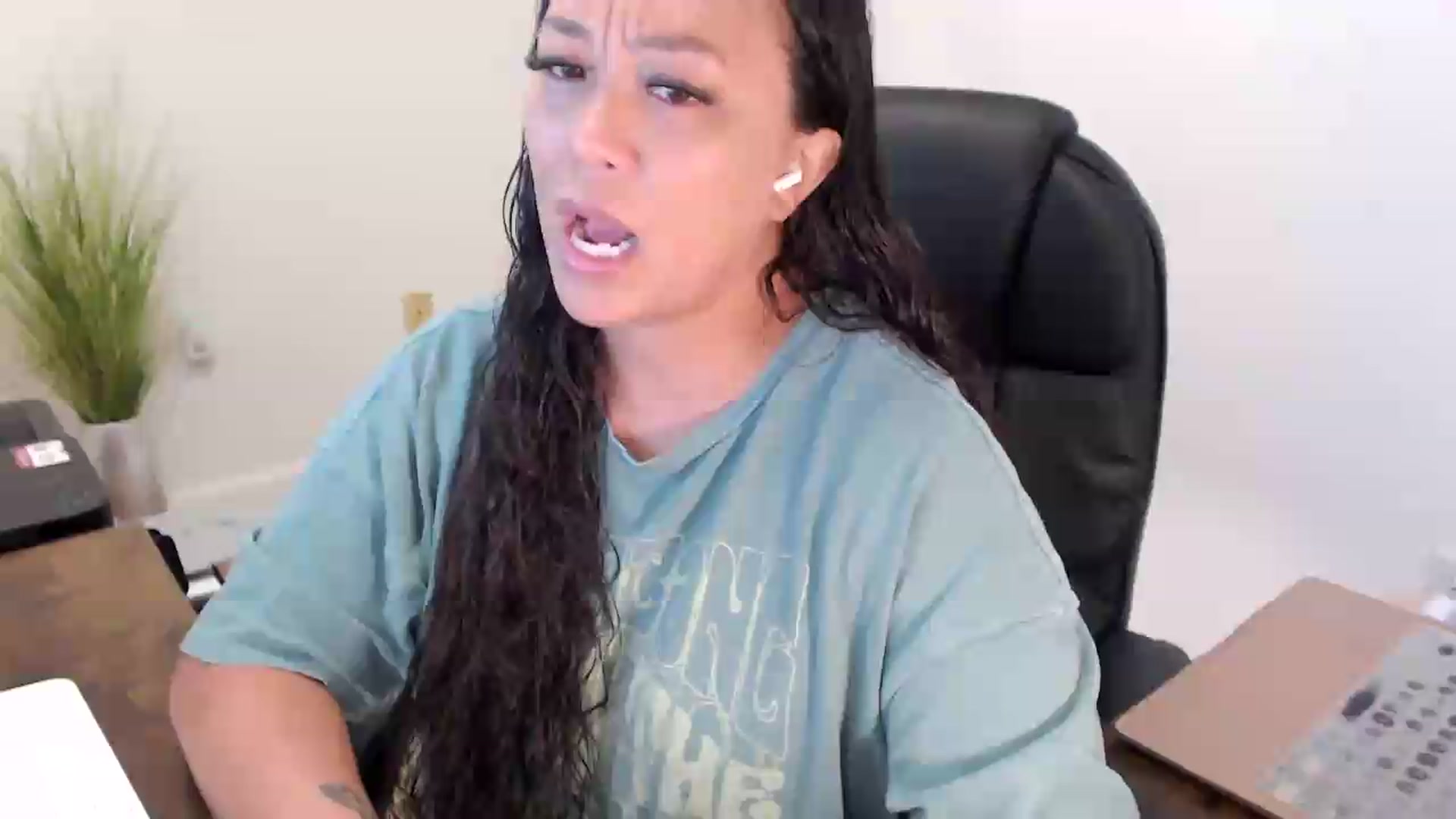 Gallery image thumbnail from MickaylaStar's myfreecams stream on, 07/15/2026, 15:08 image 3 of 20