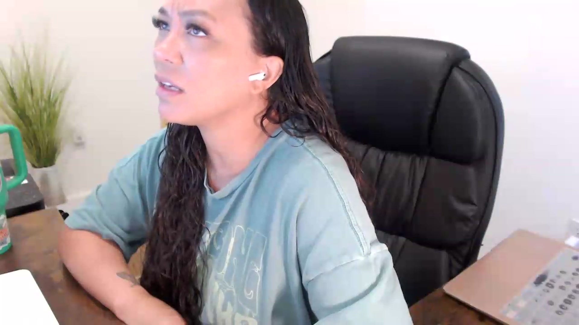 Gallery image thumbnail from MickaylaStar's myfreecams stream on, 07/15/2026, 15:08 image 7 of 20