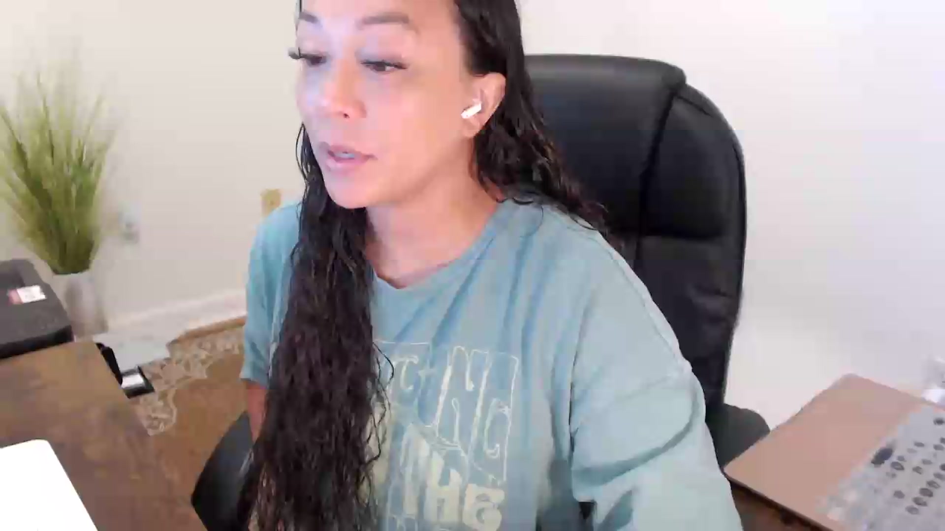 Gallery image thumbnail from MickaylaStar's myfreecams stream on, 07/15/2026, 15:08 image 4 of 20