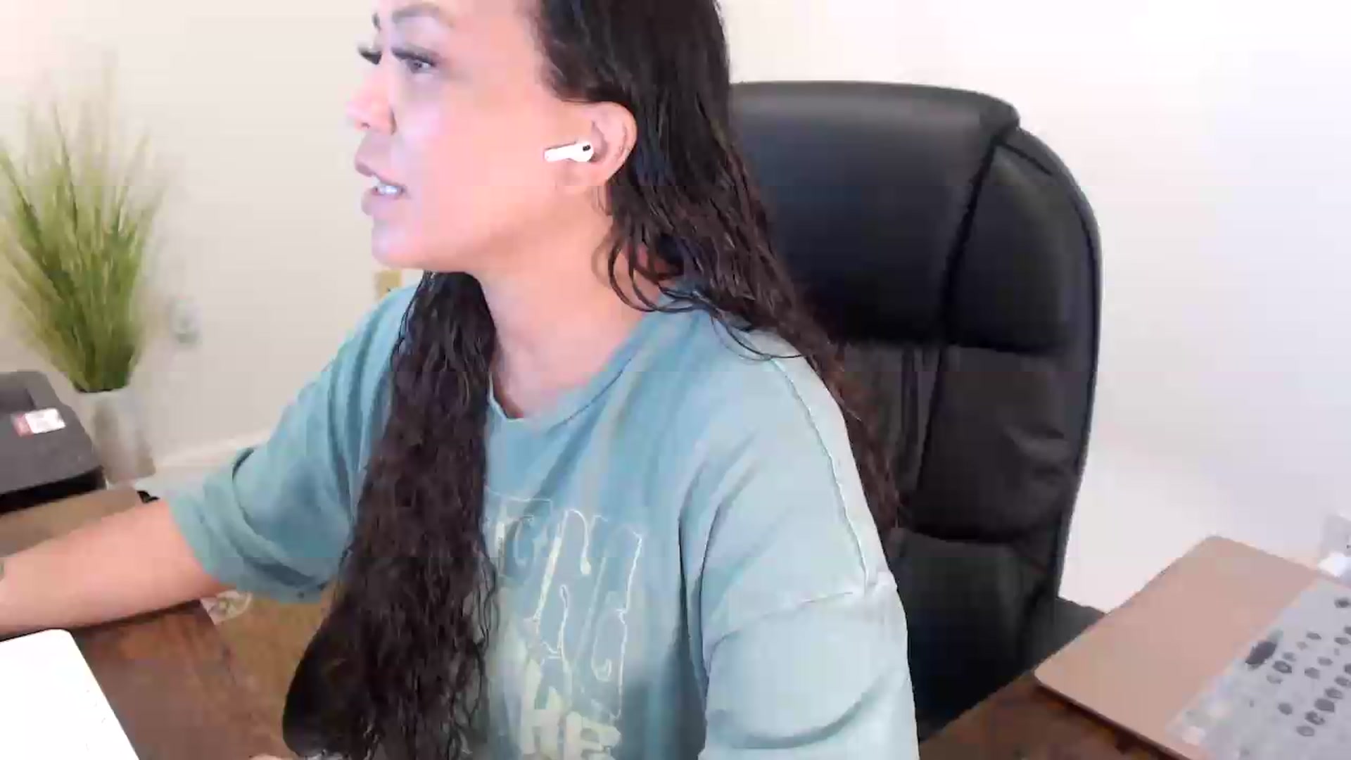 Gallery image thumbnail from MickaylaStar's myfreecams stream on, 07/15/2026, 15:08 image 1 of 20
