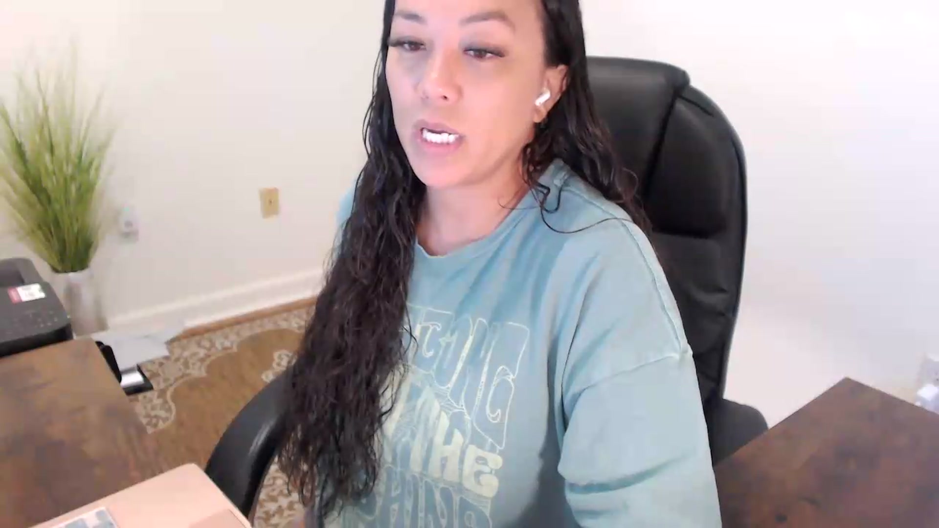 Gallery image thumbnail from MickaylaStar's myfreecams stream on, 07/15/2026, 15:08 image 15 of 20