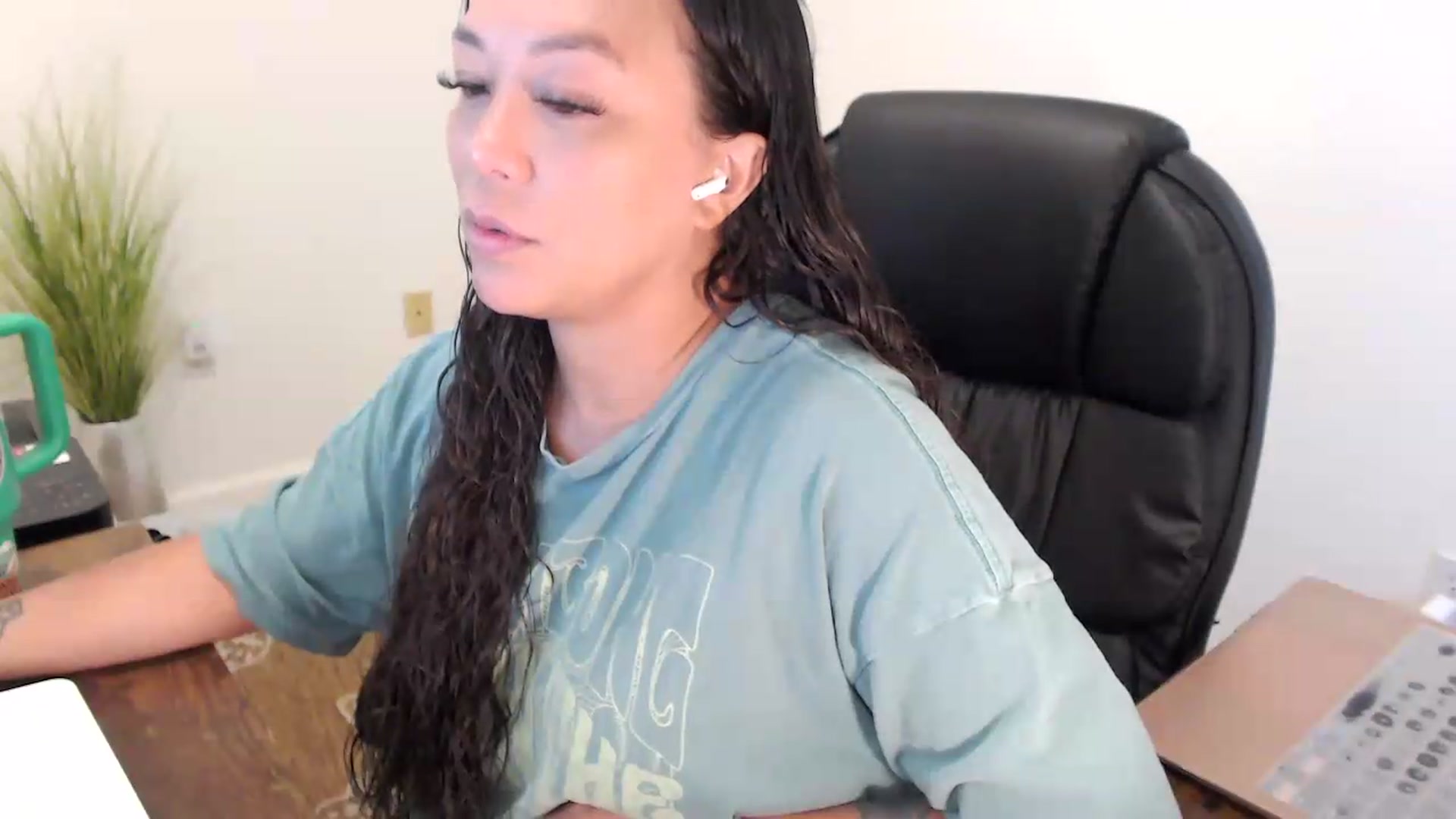 Gallery image thumbnail from MickaylaStar's myfreecams stream on, 07/15/2026, 15:08 image 8 of 20