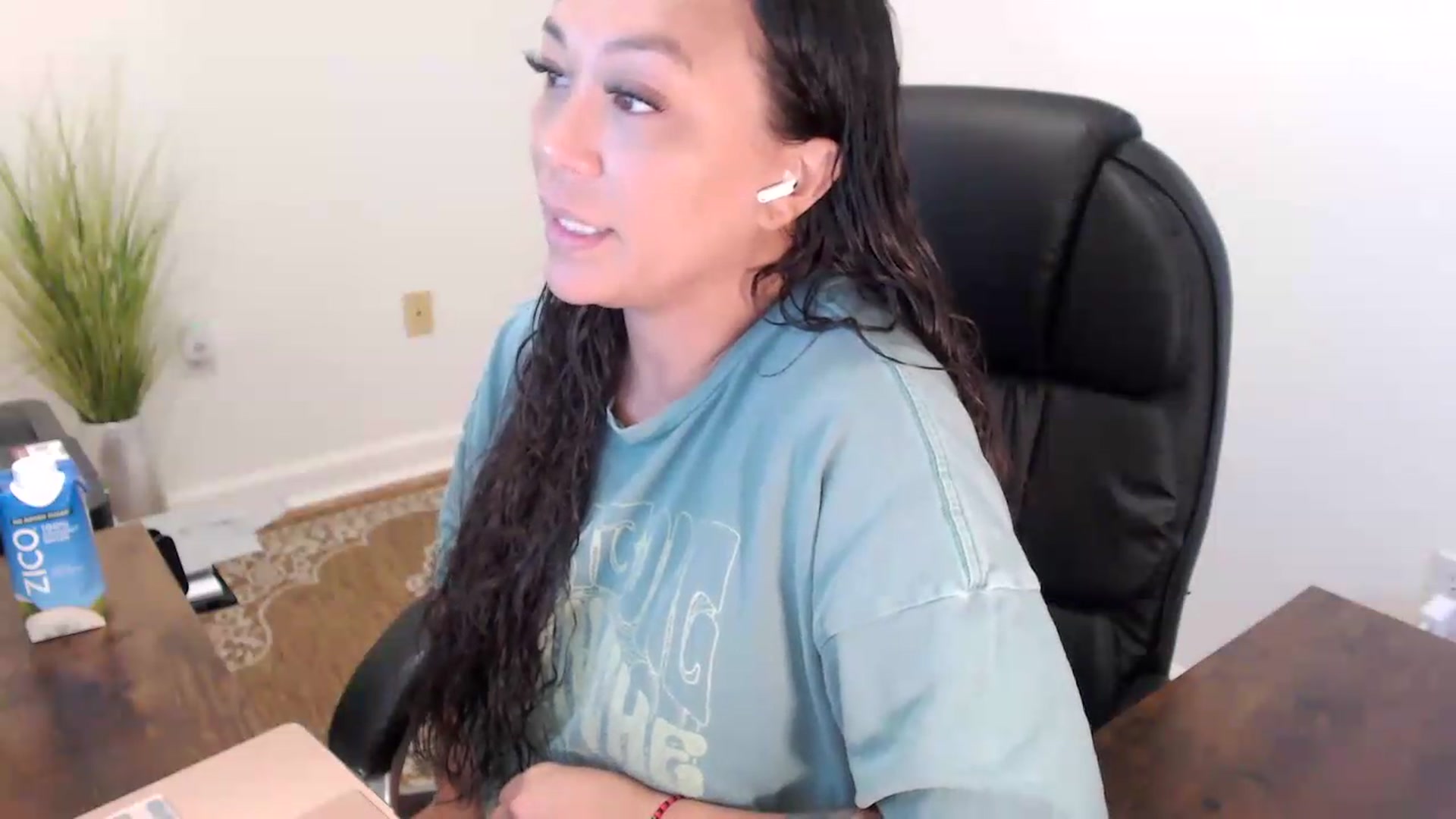Gallery image thumbnail from MickaylaStar's myfreecams stream on, 07/15/2026, 15:08 image 9 of 20