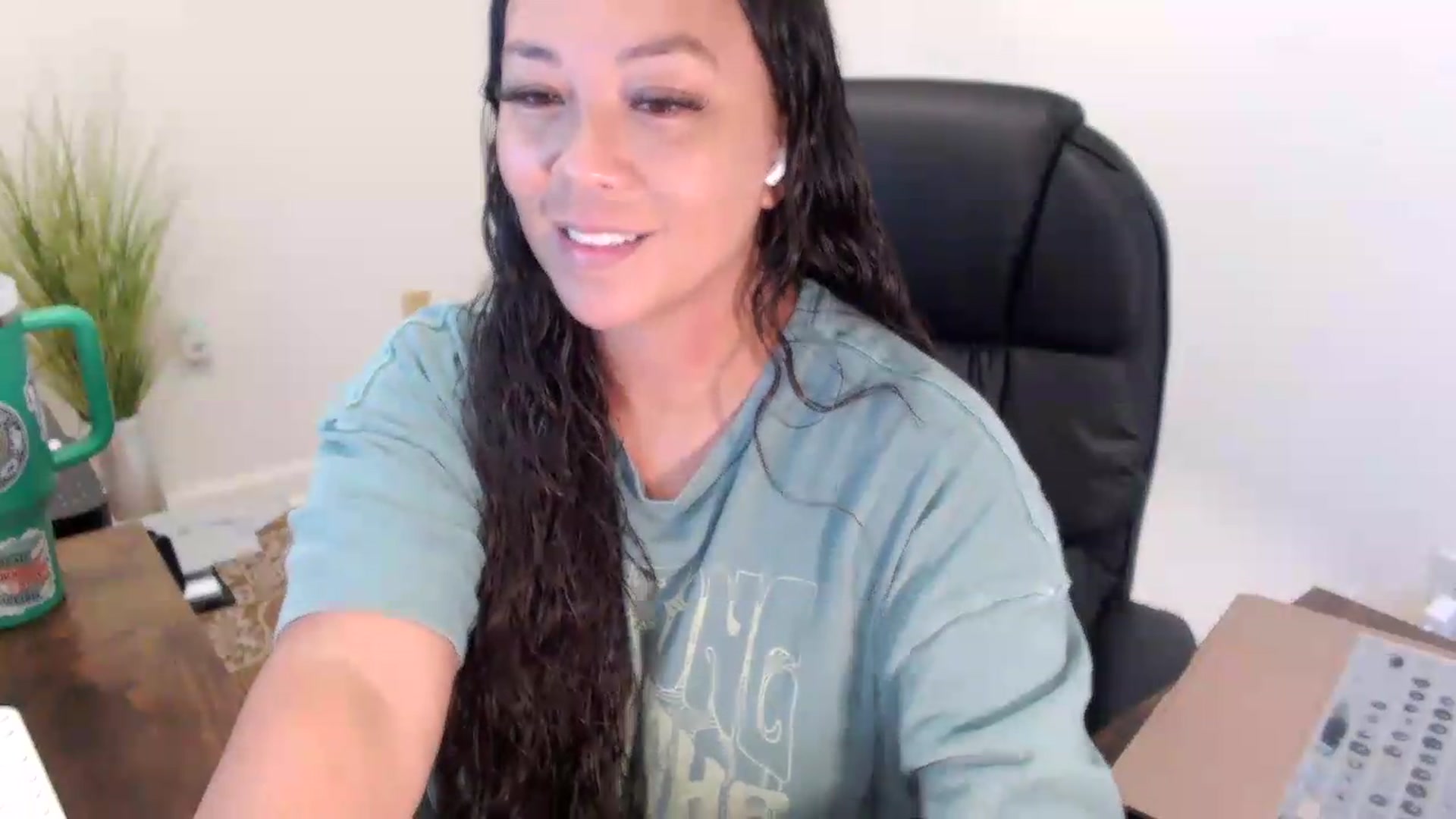 Gallery image thumbnail from MickaylaStar's myfreecams stream on, 07/15/2026, 15:36 image 14 of 20