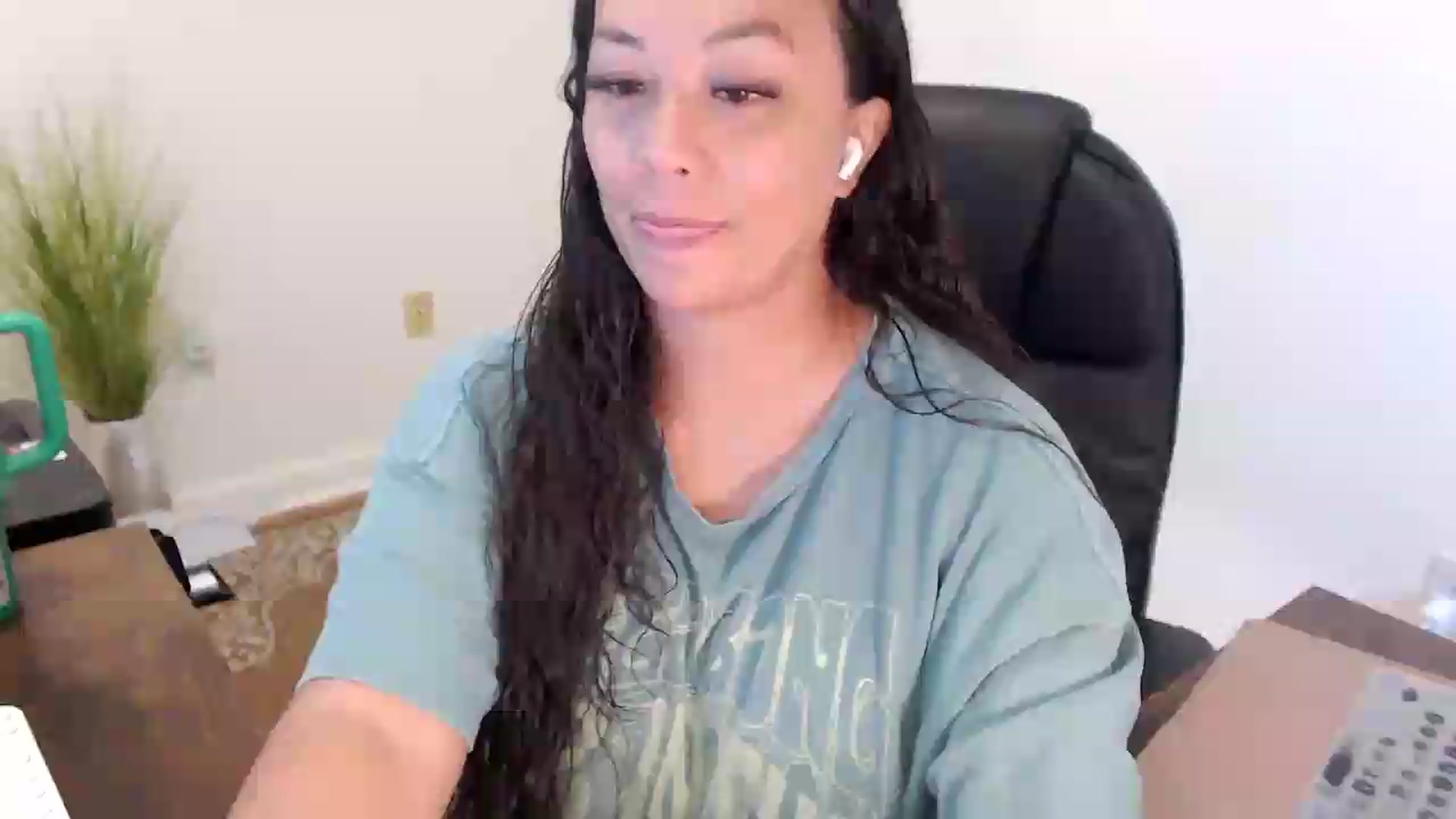 Gallery image thumbnail from MickaylaStar's myfreecams stream on, 07/15/2026, 16:54 image 3 of 20
