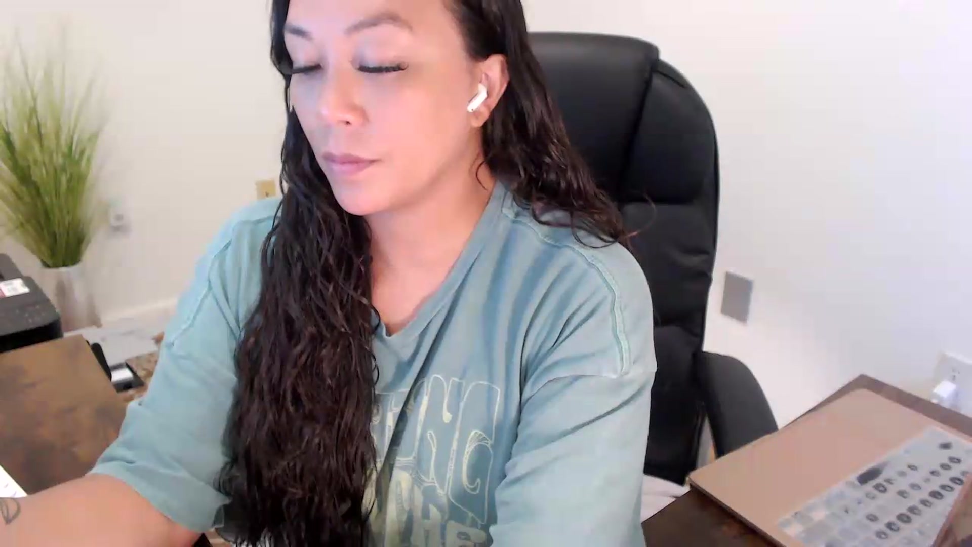 Gallery image thumbnail from MickaylaStar's myfreecams stream on, 07/15/2026, 16:54 image 19 of 20