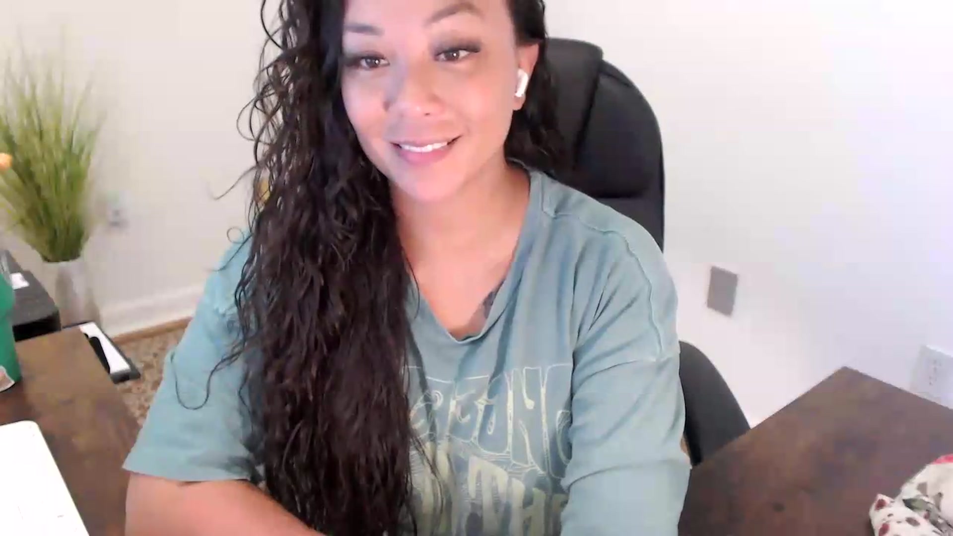 Gallery image thumbnail from MickaylaStar's myfreecams stream on, 07/15/2026, 18:21 image 12 of 20