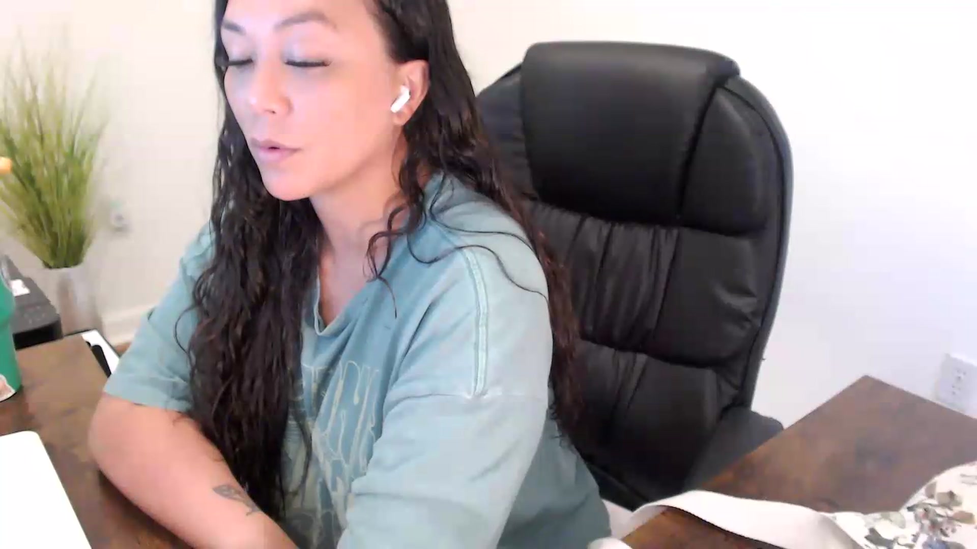 Gallery image thumbnail from MickaylaStar's myfreecams stream on, 07/15/2026, 18:21 image 8 of 20
