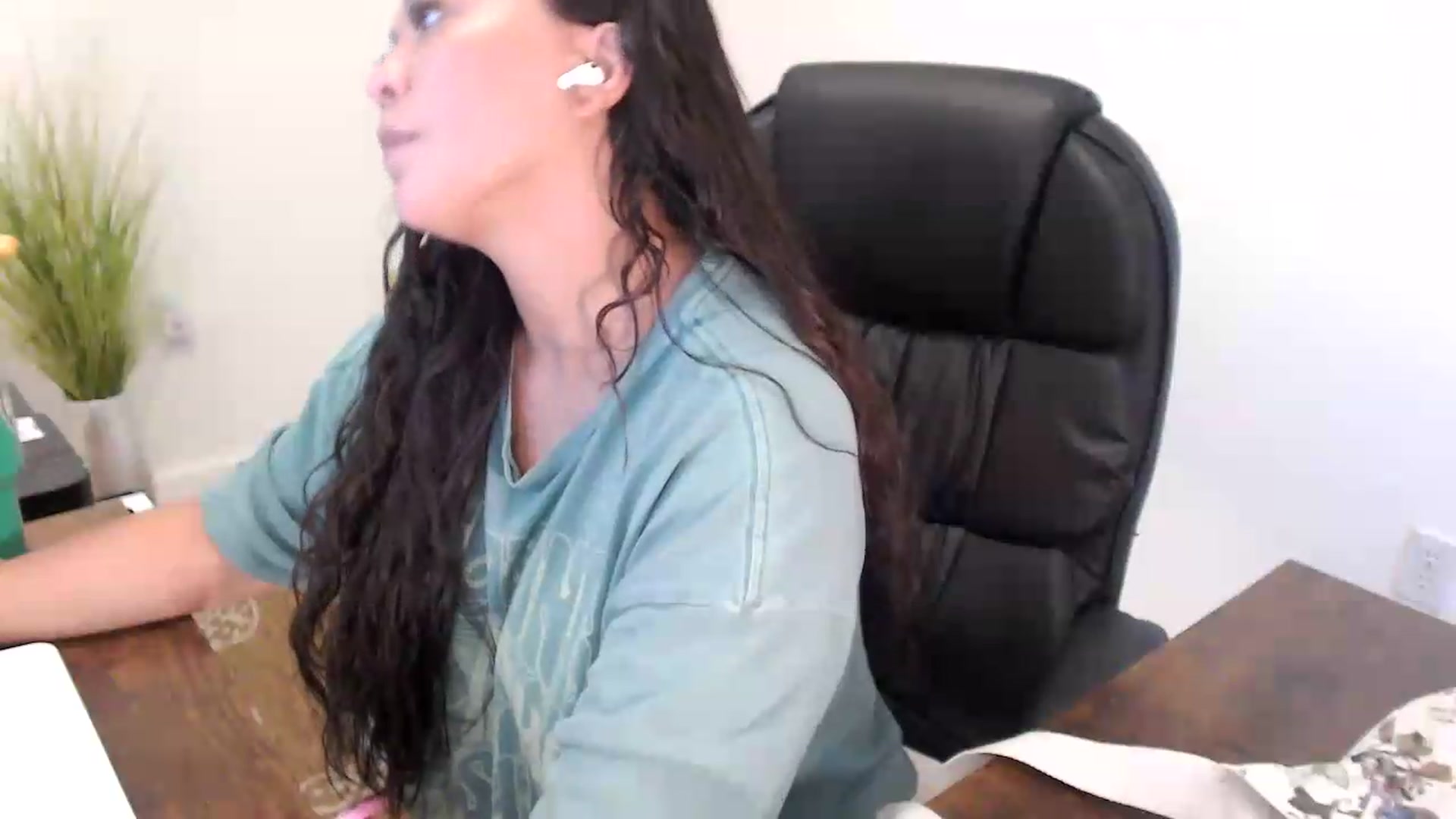 Gallery image thumbnail from MickaylaStar's myfreecams stream on, 07/15/2026, 18:21 image 11 of 20