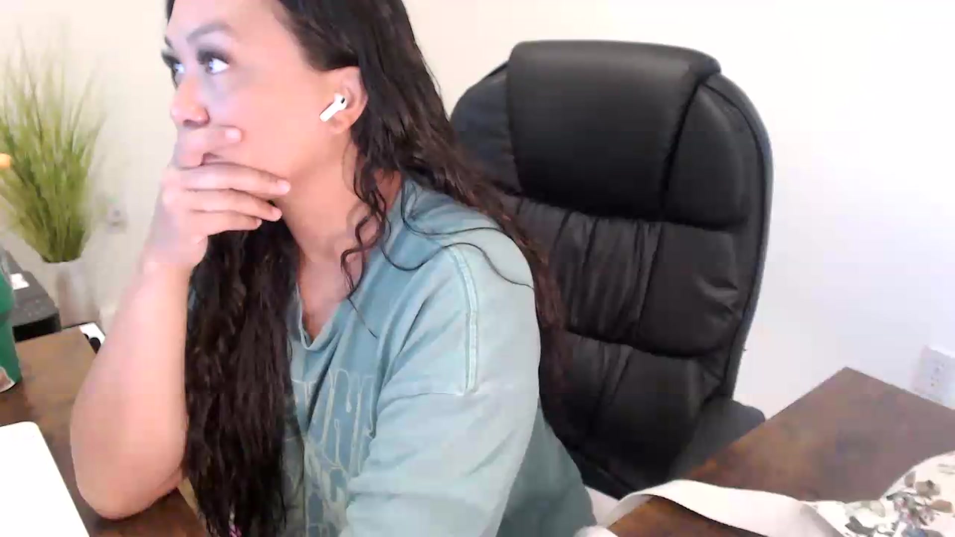 Gallery image thumbnail from MickaylaStar's myfreecams stream on, 07/15/2026, 18:21 image 9 of 20