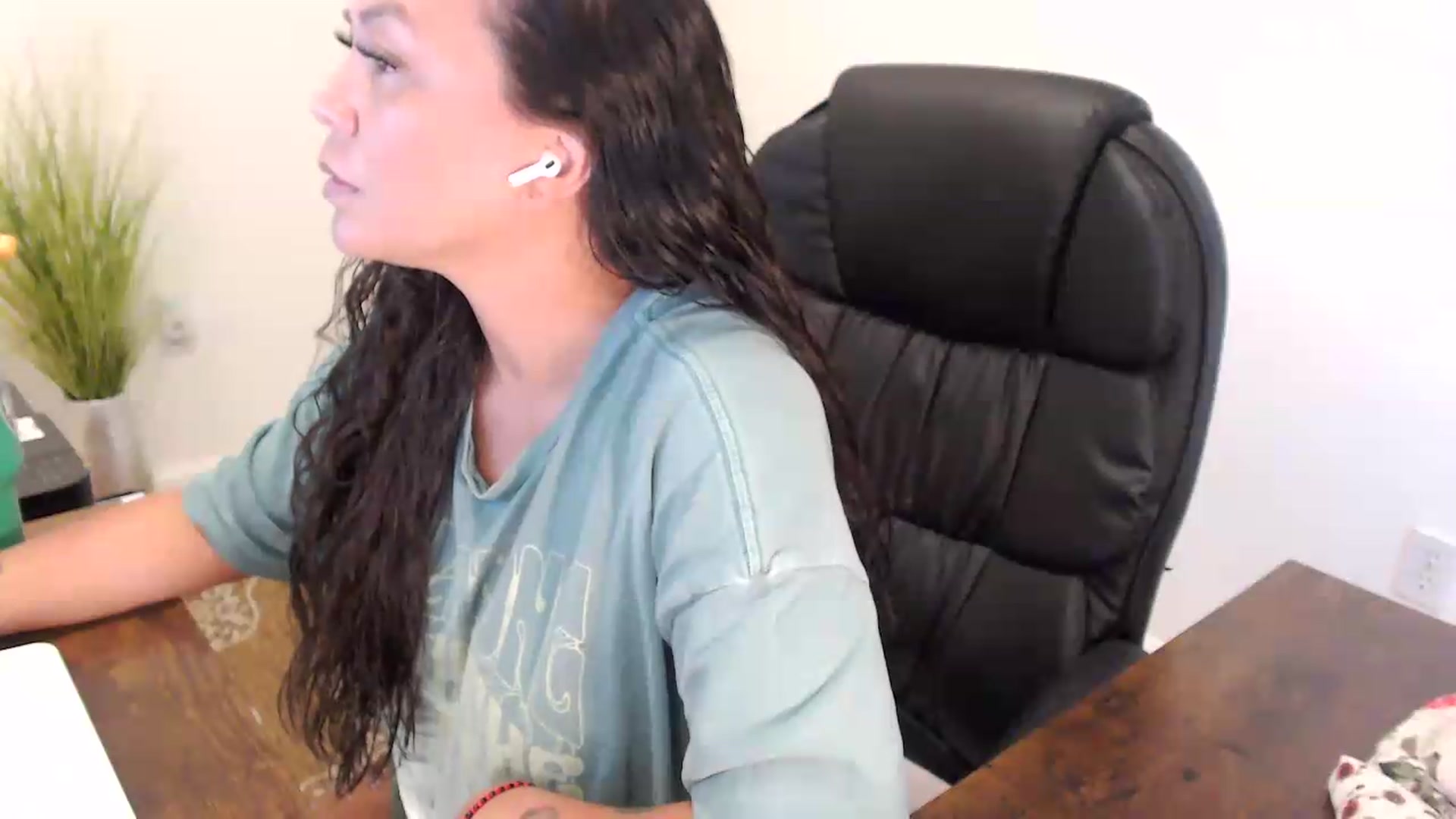 Gallery image thumbnail from MickaylaStar's myfreecams stream on, 07/15/2026, 18:21 image 19 of 20