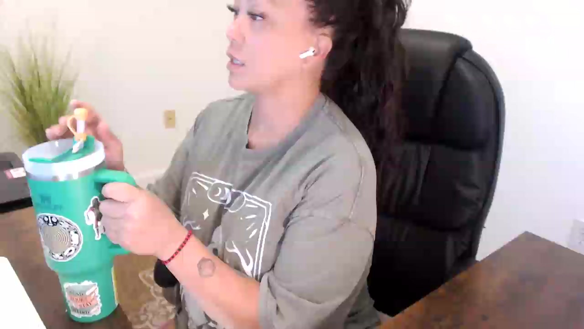 Gallery image thumbnail from MickaylaStar's myfreecams stream on, 07/16/2026, 13:58 image 1 of 20