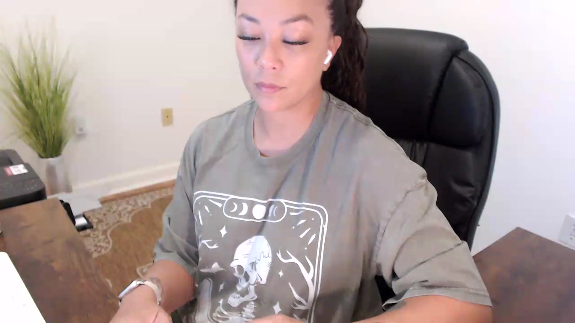 Gallery image thumbnail from MickaylaStar's myfreecams stream on, 07/16/2026, 13:58 image 7 of 20