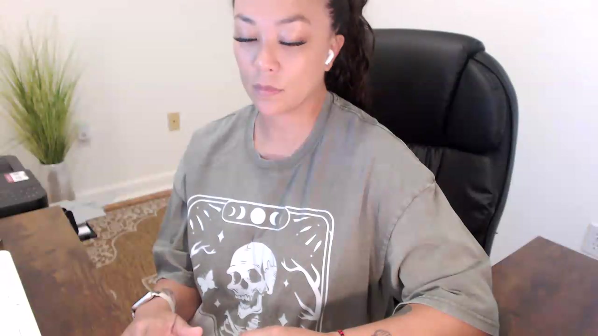 Gallery image thumbnail from MickaylaStar's myfreecams stream on, 07/16/2026, 13:58 image 11 of 20