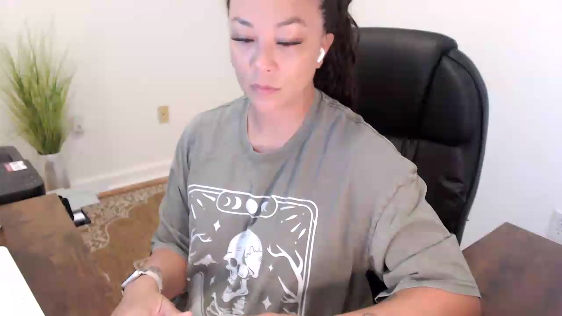 Gallery image thumbnail from MickaylaStar's myfreecams stream on, 07/16/2026, 13:58 image 6 of 20