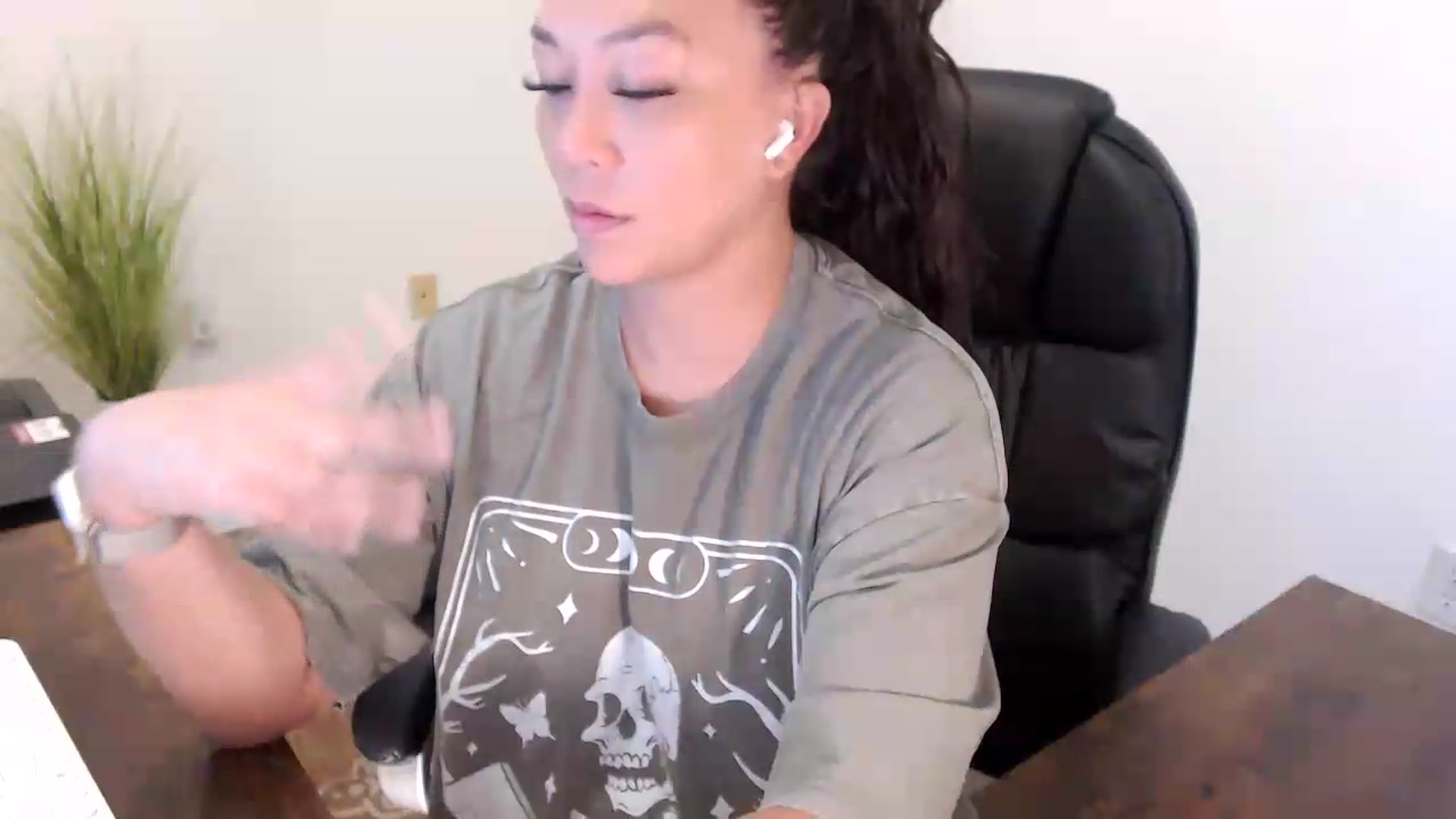 Gallery image thumbnail from MickaylaStar's myfreecams stream on, 07/16/2026, 13:58 image 2 of 20