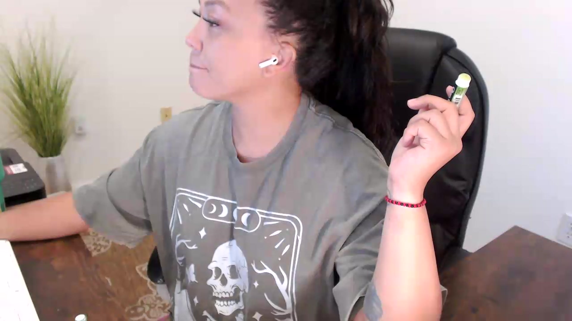 Gallery image thumbnail from MickaylaStar's myfreecams stream on, 07/16/2026, 13:58 image 19 of 20