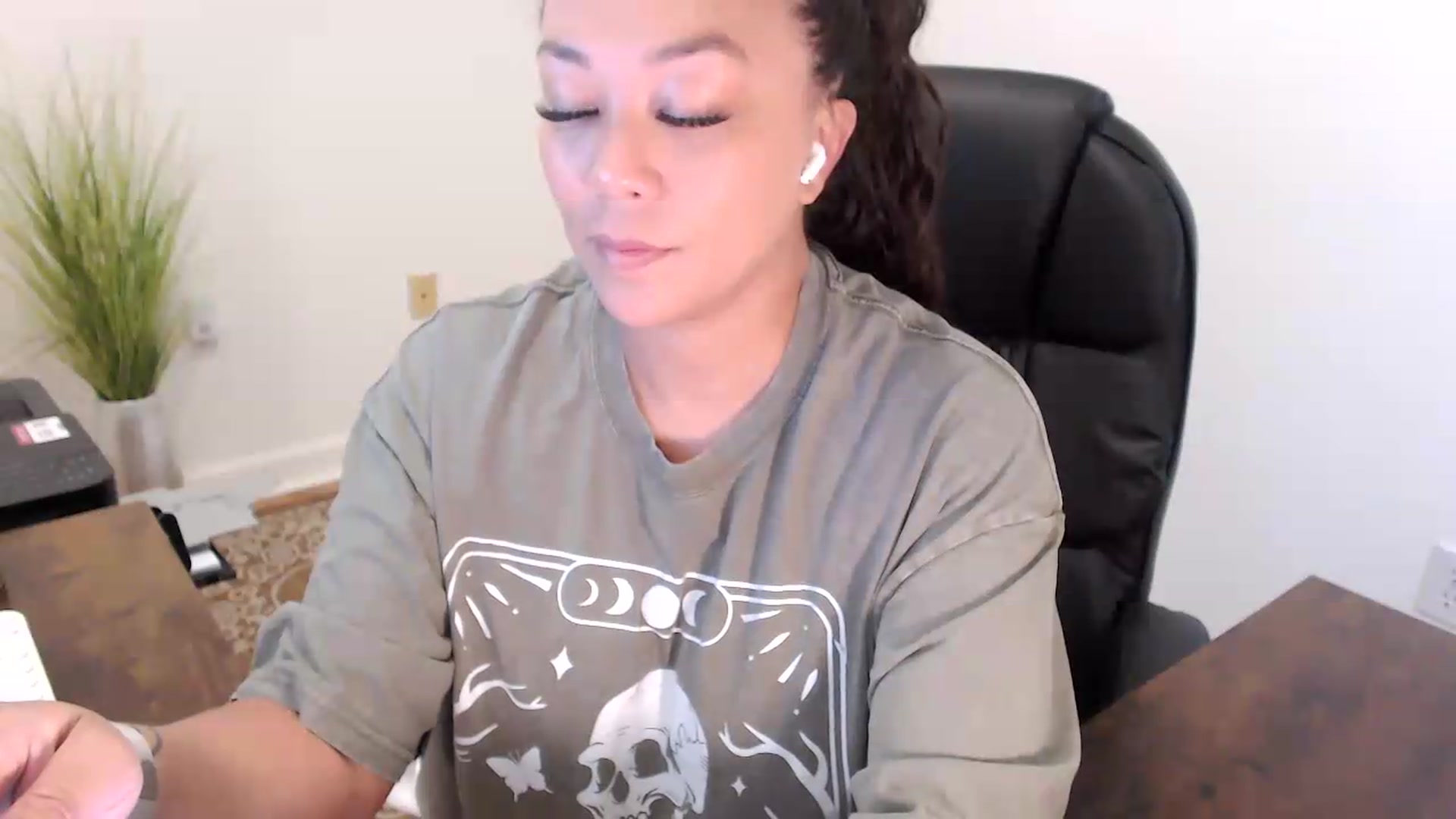 Gallery image thumbnail from MickaylaStar's myfreecams stream on, 07/16/2026, 13:58 image 12 of 20