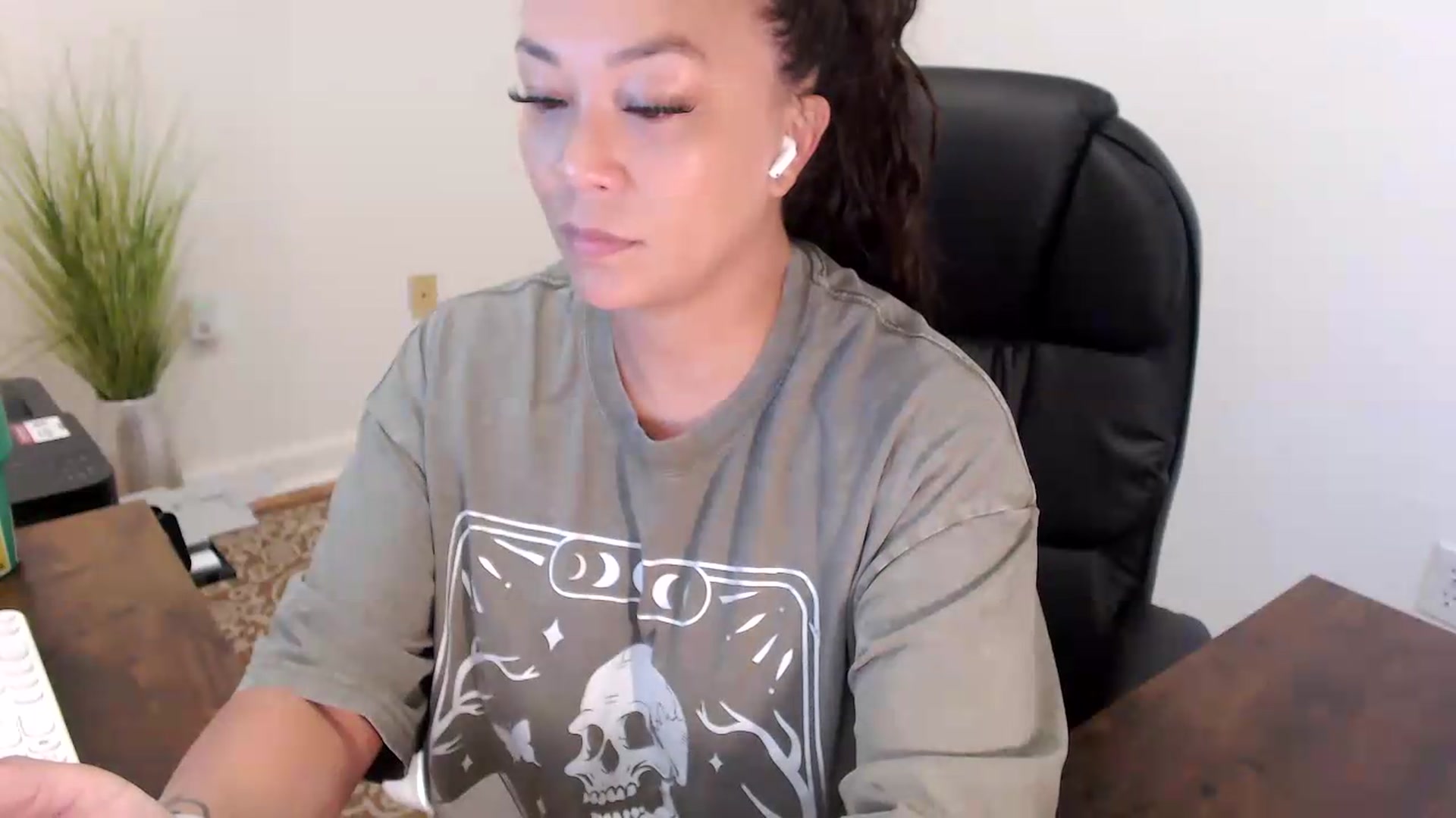 Gallery image thumbnail from MickaylaStar's myfreecams stream on, 07/16/2026, 13:58 image 15 of 20