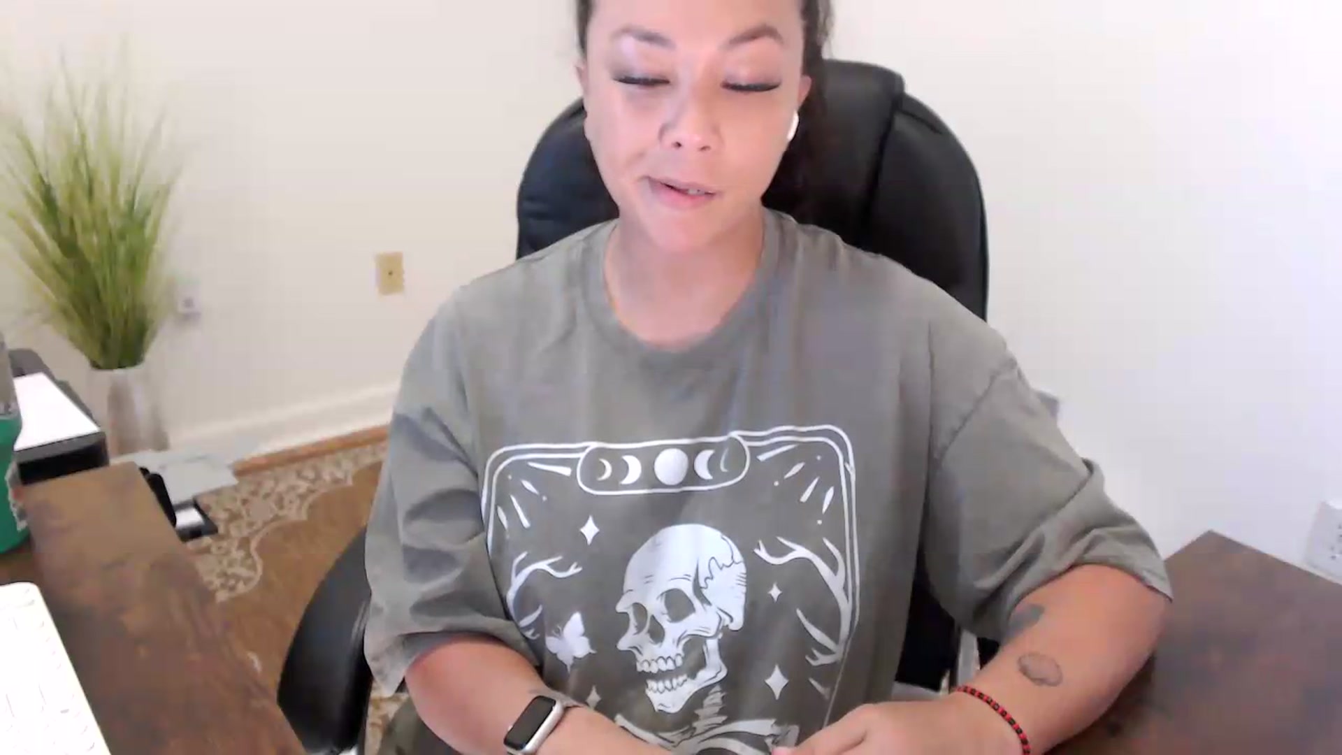 Gallery image thumbnail from MickaylaStar's myfreecams stream on, 07/16/2026, 15:48 image 7 of 20
