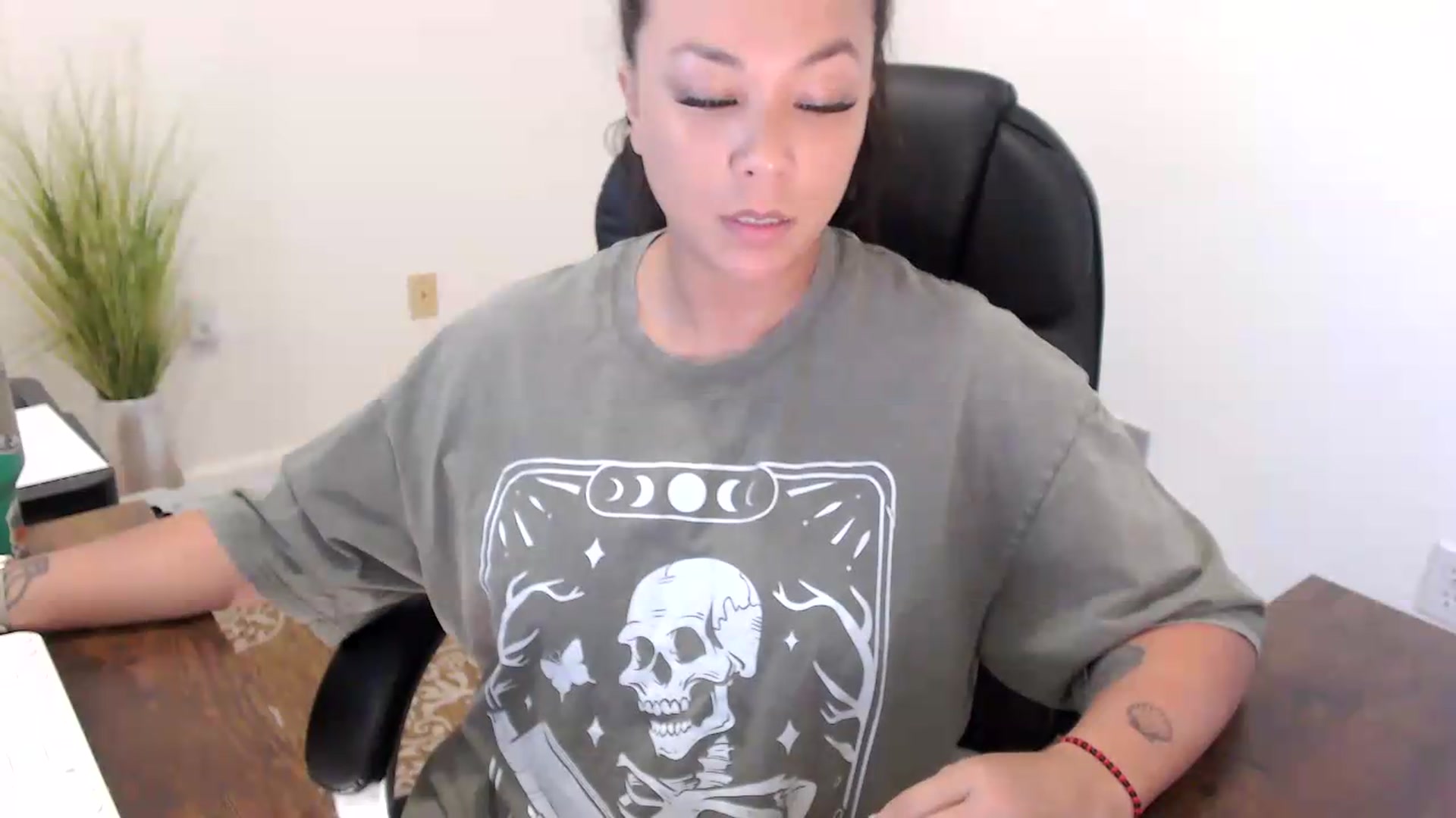Gallery image thumbnail from MickaylaStar's myfreecams stream on, 07/16/2026, 15:48 image 6 of 20
