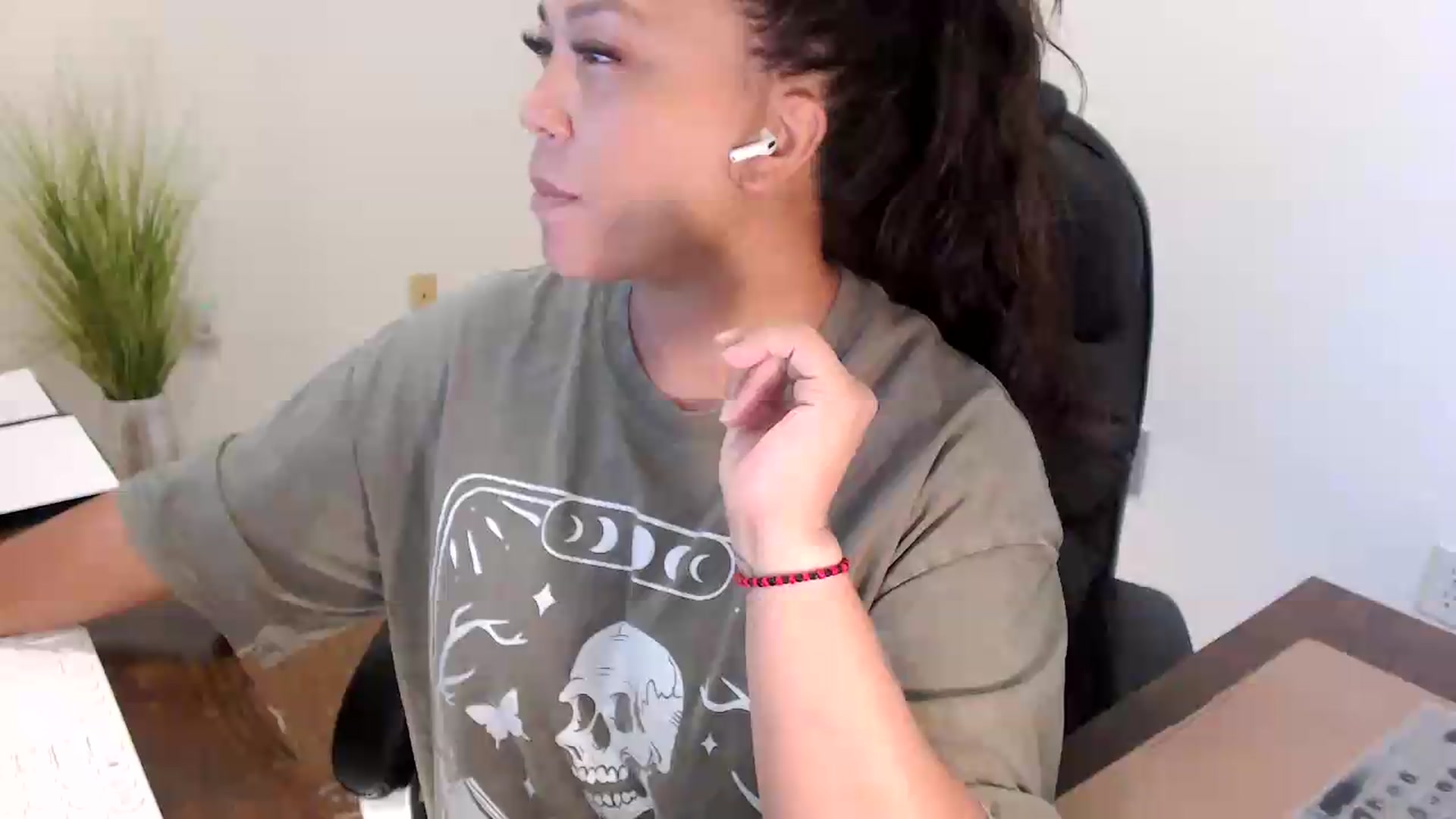 Gallery image thumbnail from MickaylaStar's myfreecams stream on, 07/16/2026, 18:08 image 1 of 20