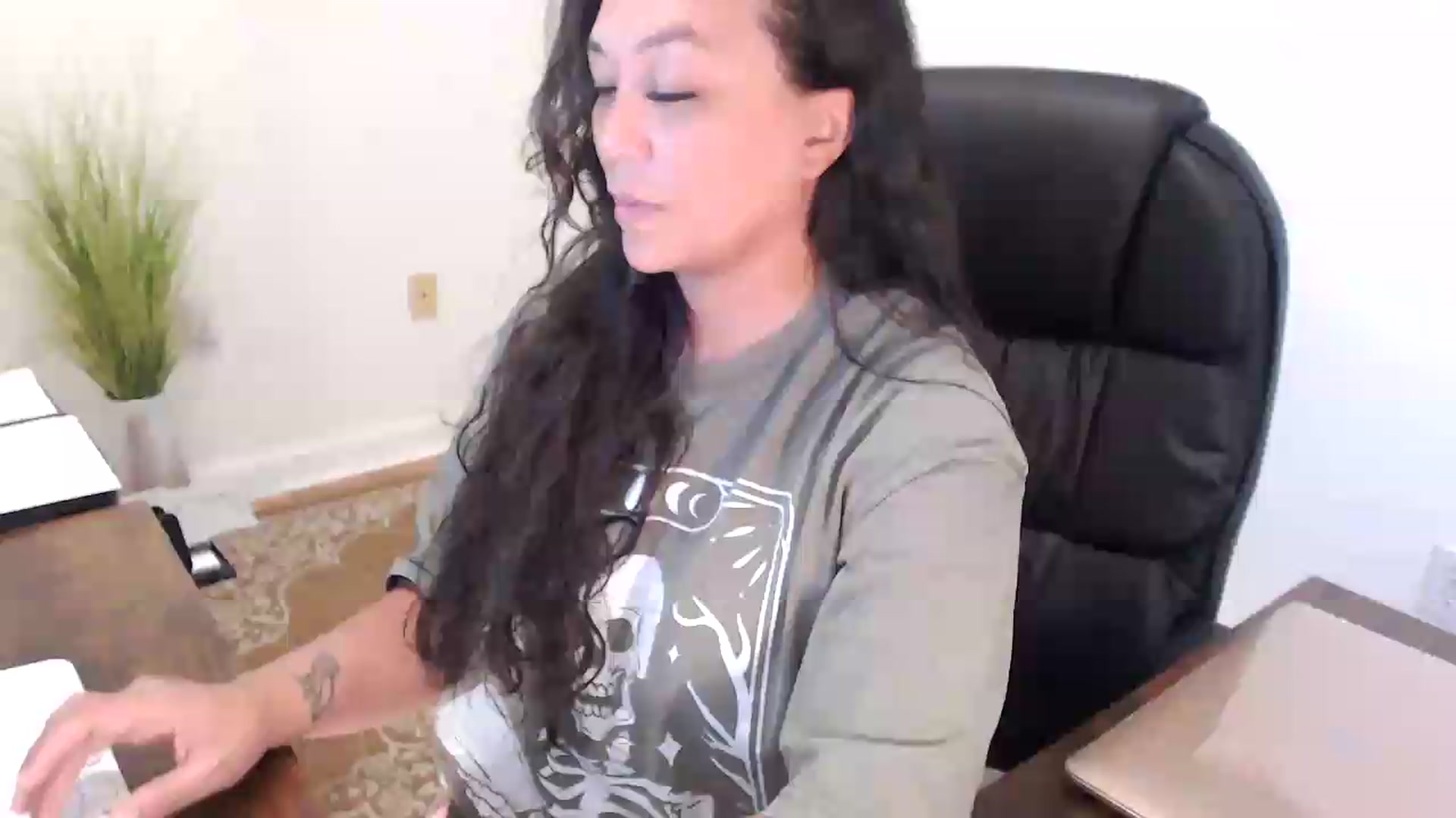 Gallery image thumbnail from MickaylaStar's myfreecams stream on, 07/16/2026, 18:38 image 15 of 20