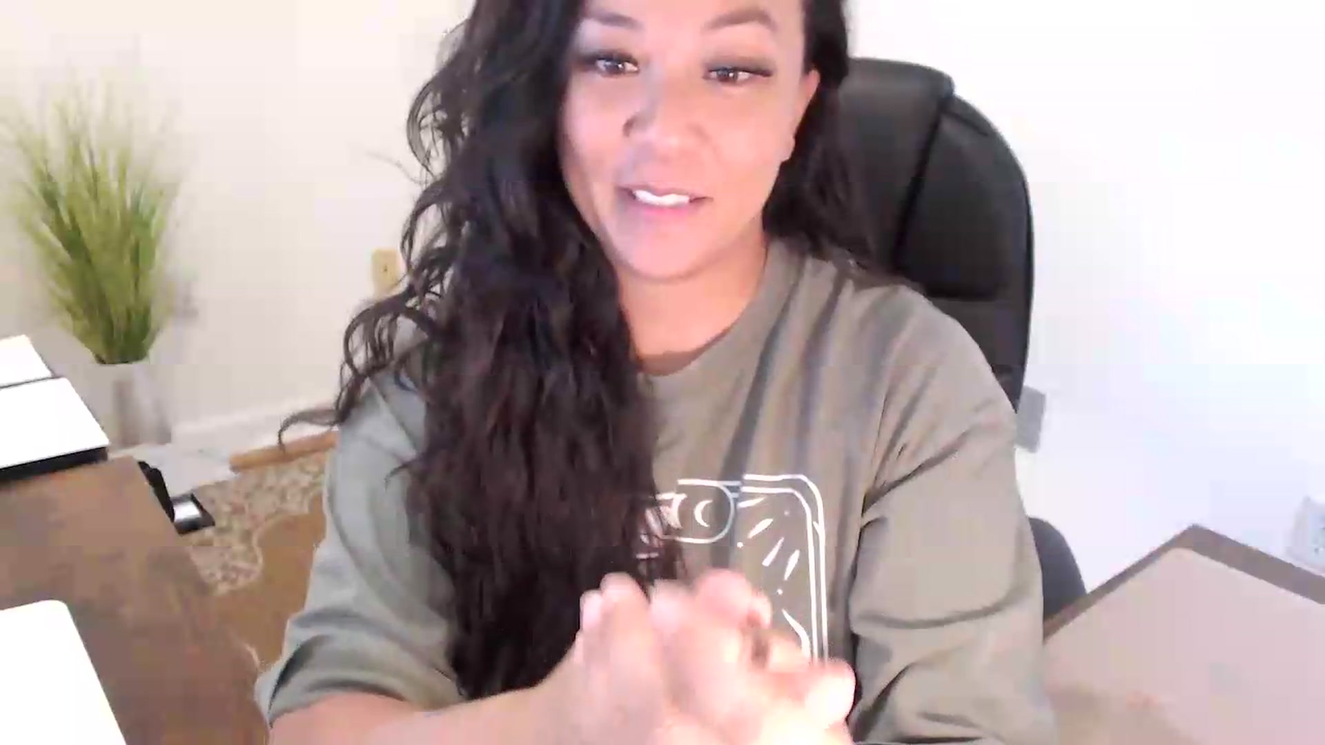 Gallery image thumbnail from MickaylaStar's myfreecams stream on, 07/16/2026, 18:38 image 6 of 20