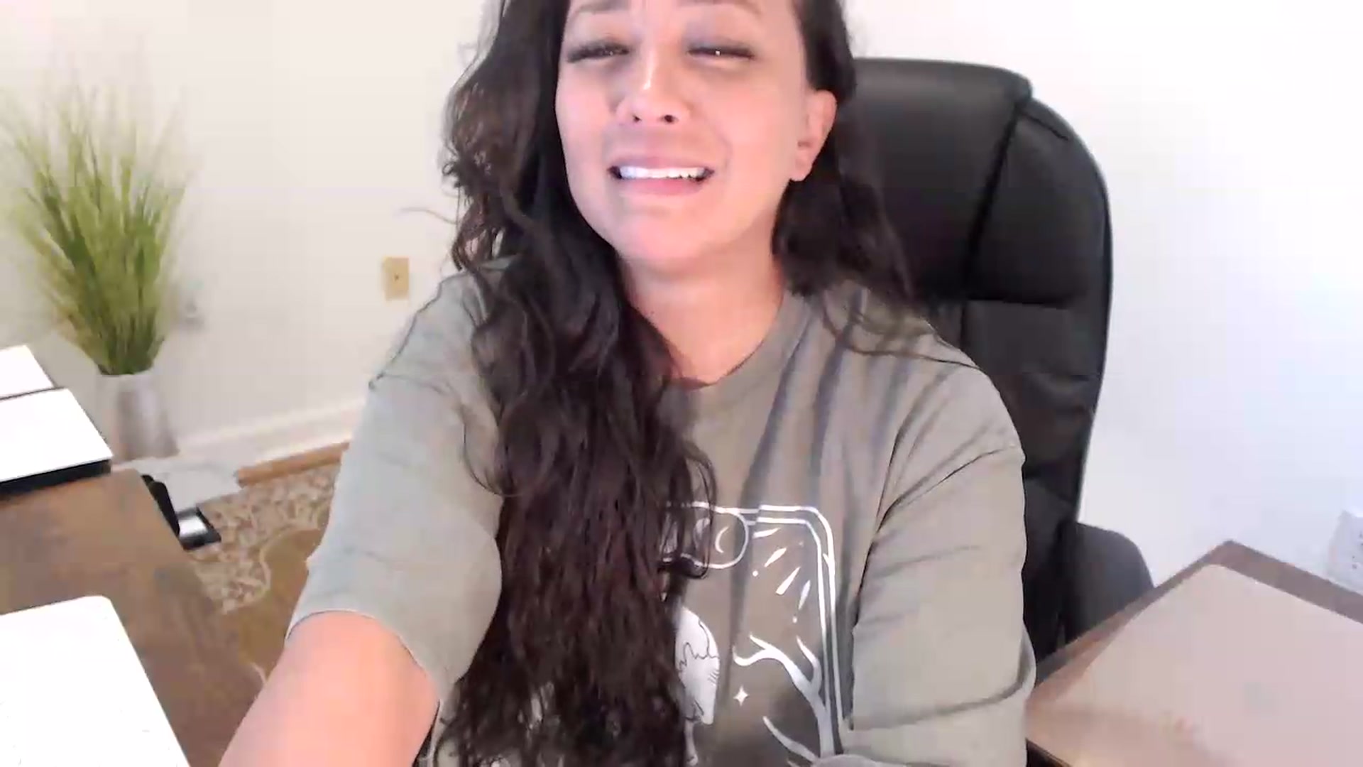 Gallery image thumbnail from MickaylaStar's myfreecams stream on, 07/16/2026, 18:38 image 16 of 20