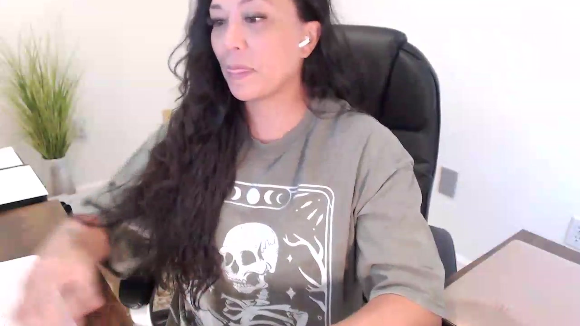 Gallery image thumbnail from MickaylaStar's myfreecams stream on, 07/16/2026, 18:53 image 17 of 20