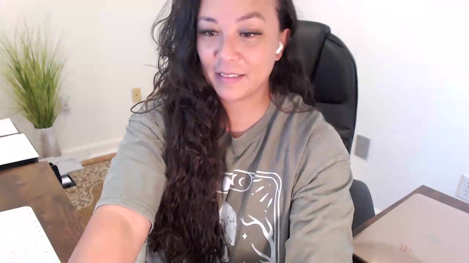 Gallery image thumbnail from MickaylaStar's myfreecams stream on, 07/16/2026, 18:53 image 20 of 20
