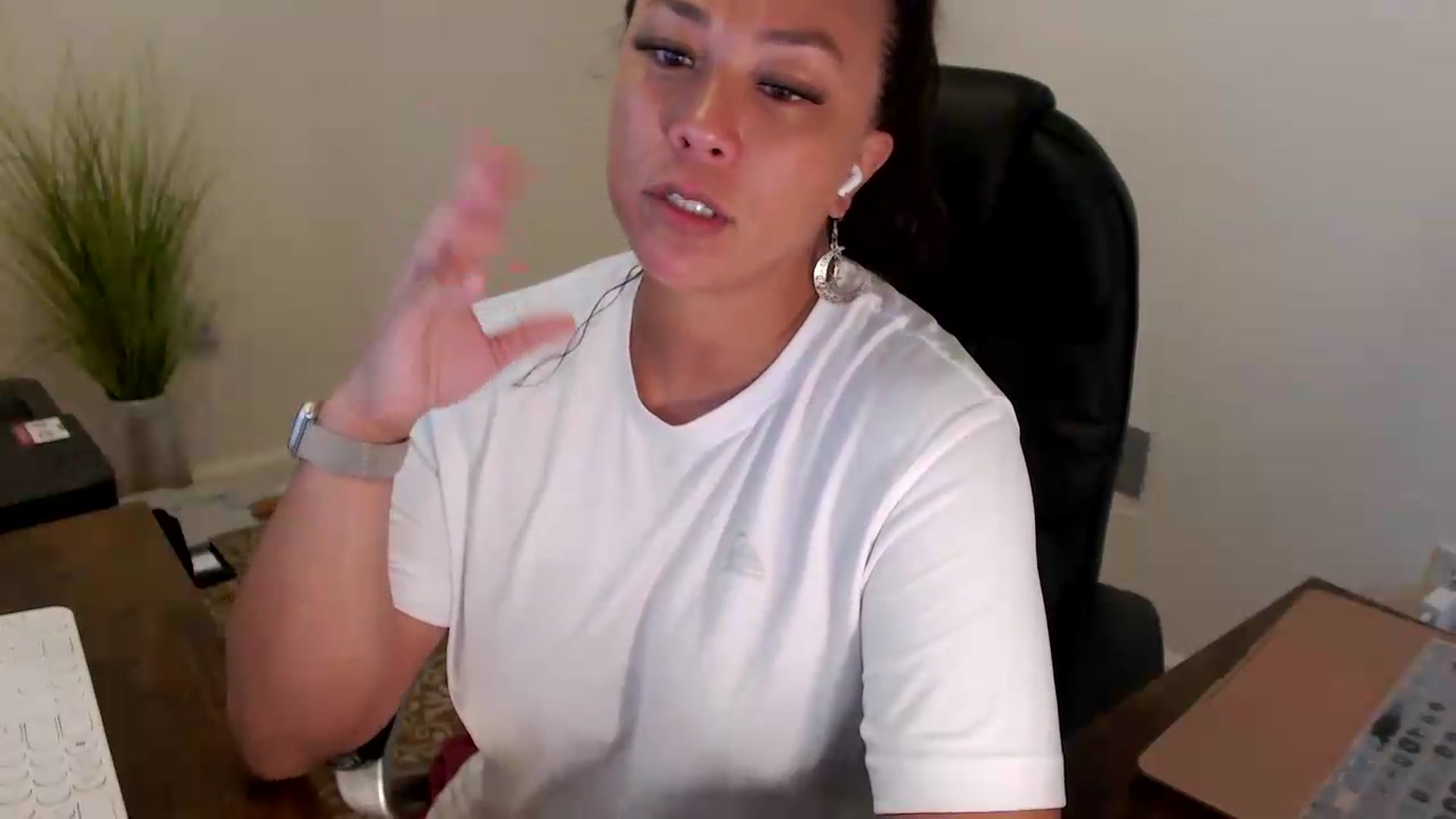 Gallery image thumbnail from MickaylaStar's myfreecams stream on, 07/17/2026, 15:48 image 7 of 20