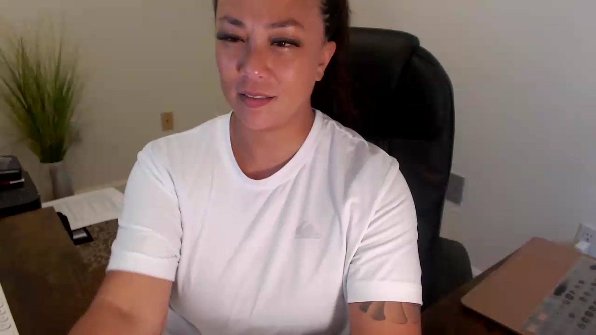 Gallery image thumbnail from MickaylaStar's myfreecams stream on, 07/20/2026, 18:43 image 20 of 20