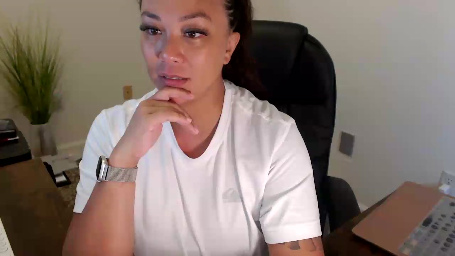 Gallery image thumbnail from MickaylaStar's myfreecams stream on, 07/20/2026, 18:43 image 13 of 20
