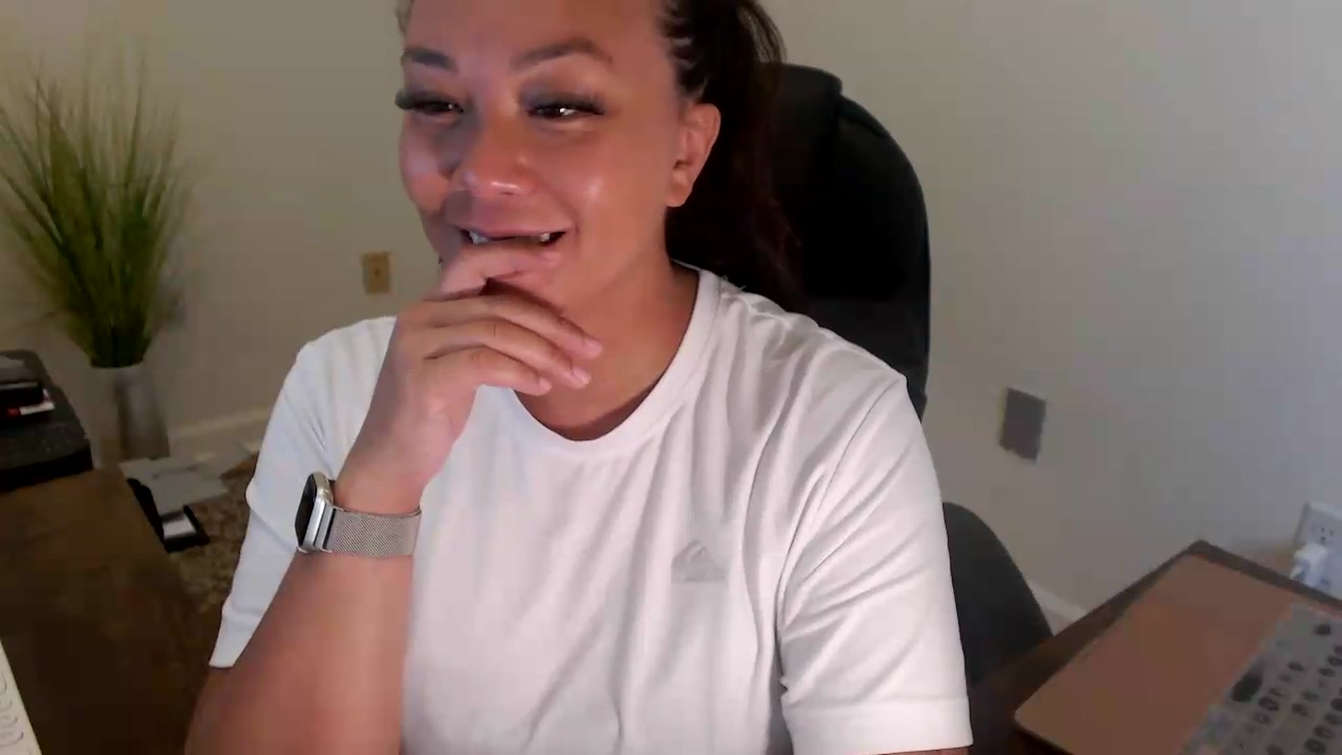 Gallery image thumbnail from MickaylaStar's myfreecams stream on, 07/20/2026, 19:32 image 11 of 20