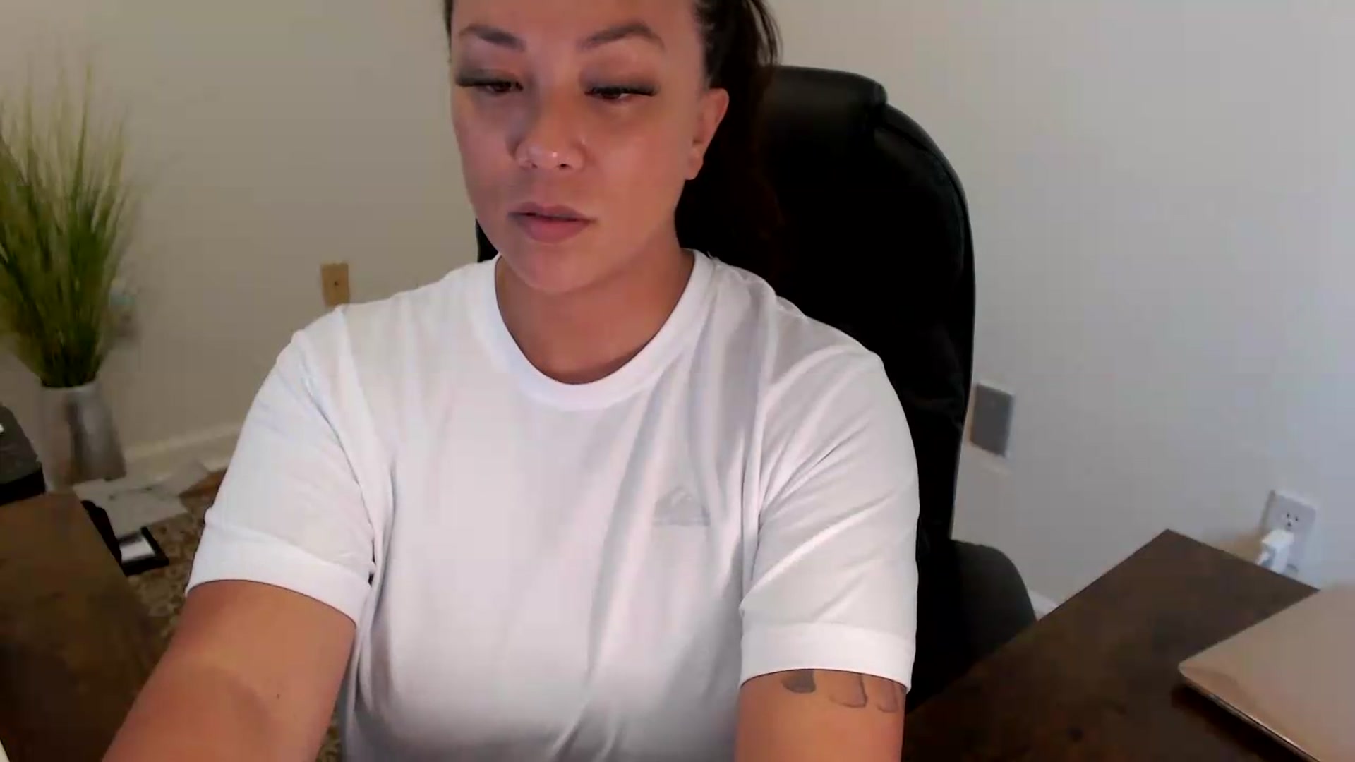 Gallery image thumbnail from MickaylaStar's myfreecams stream on, 07/20/2026, 20:05 image 19 of 20