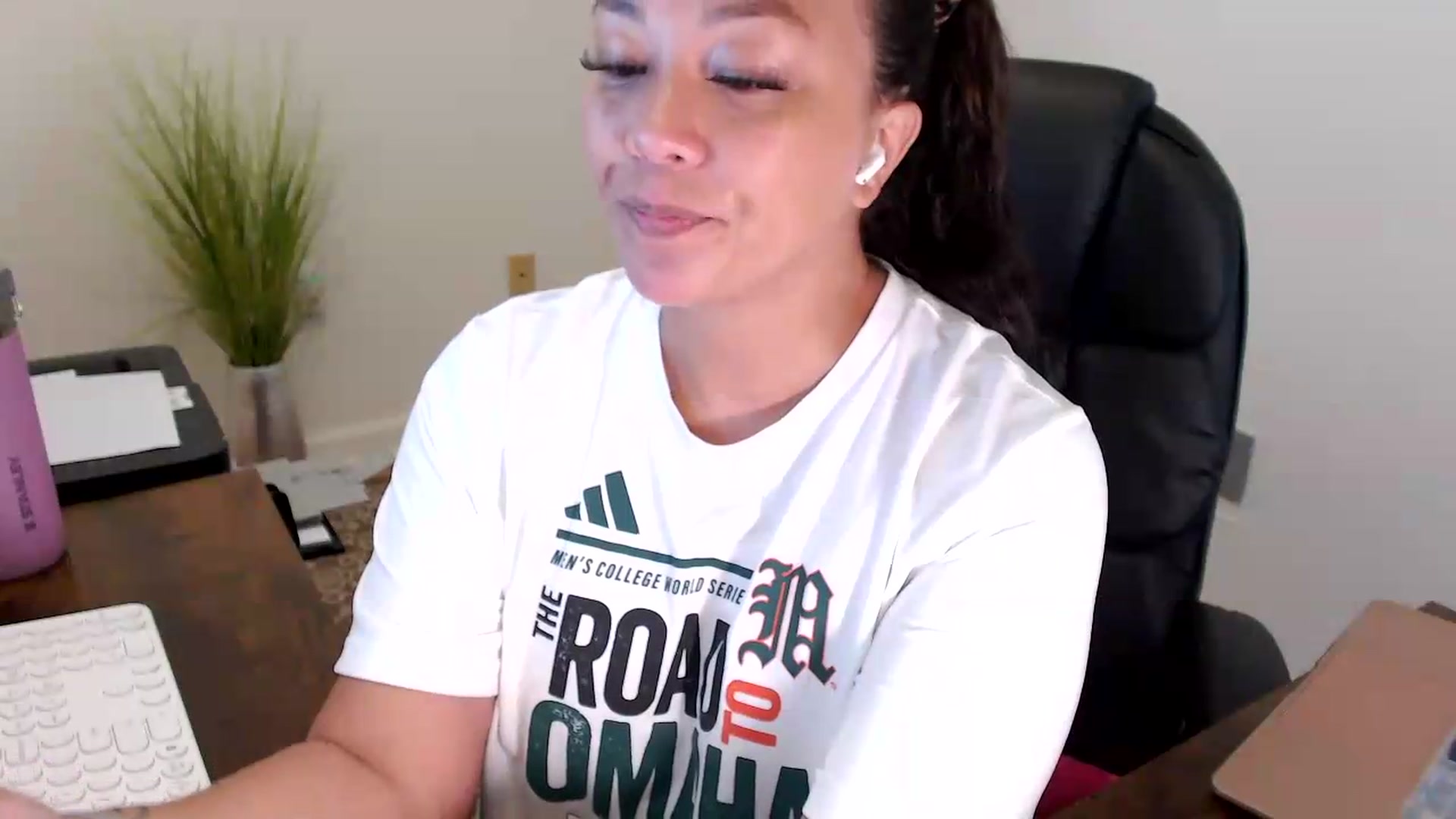 Gallery image thumbnail from MickaylaStar's myfreecams stream on, 07/21/2026, 16:05 image 19 of 20