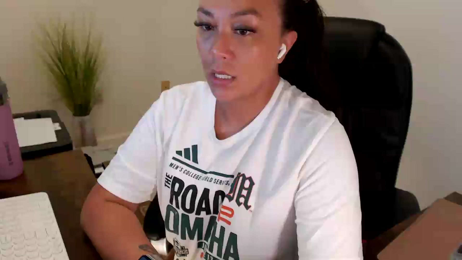 Gallery image thumbnail from MickaylaStar's myfreecams stream on, 07/21/2026, 16:41 image 17 of 20