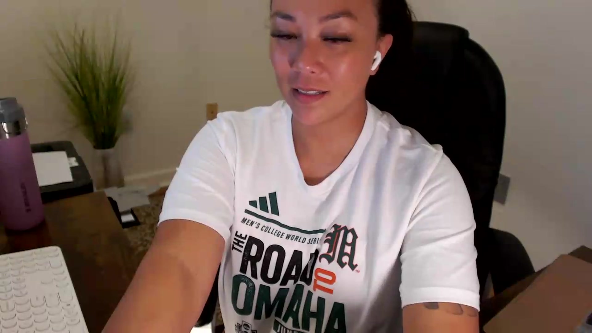 Gallery image thumbnail from MickaylaStar's myfreecams stream on, 07/21/2026, 17:04 image 2 of 20