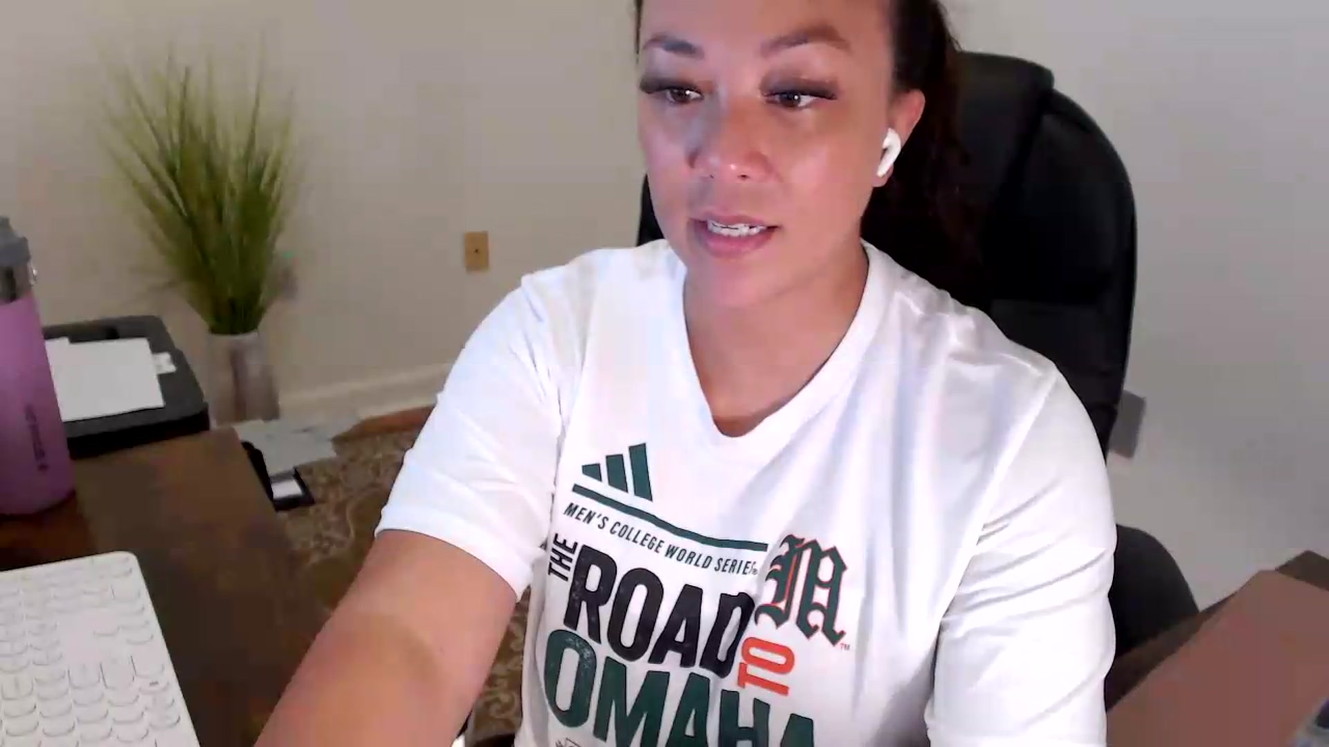 Gallery image thumbnail from MickaylaStar's myfreecams stream on, 07/21/2026, 17:04 image 11 of 20