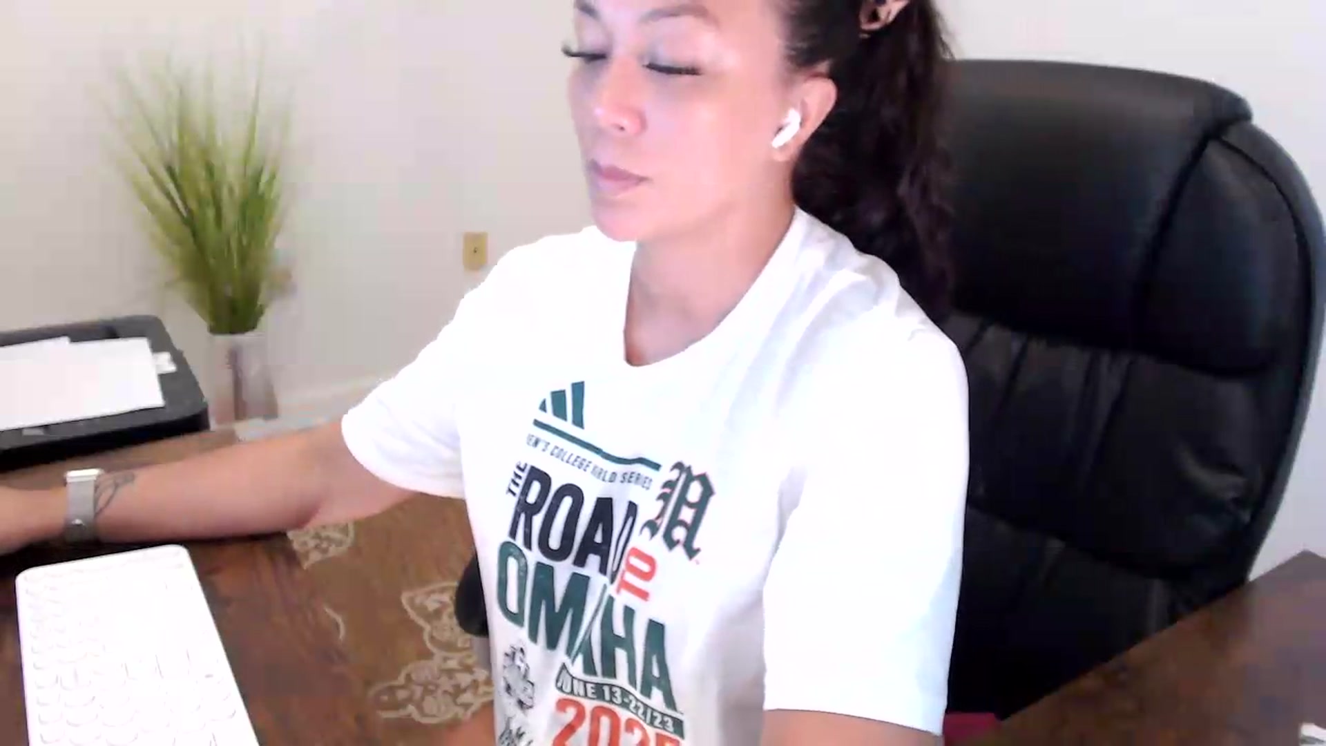 Gallery image thumbnail from MickaylaStar's myfreecams stream on, 07/21/2026, 18:15 image 19 of 20