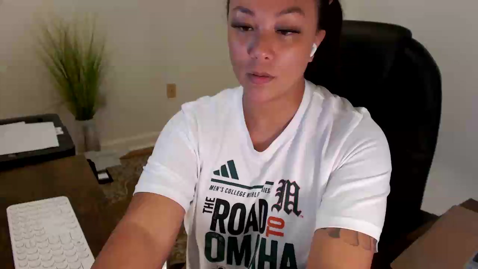 Gallery image thumbnail from MickaylaStar's myfreecams stream on, 07/21/2026, 18:15 image 8 of 20