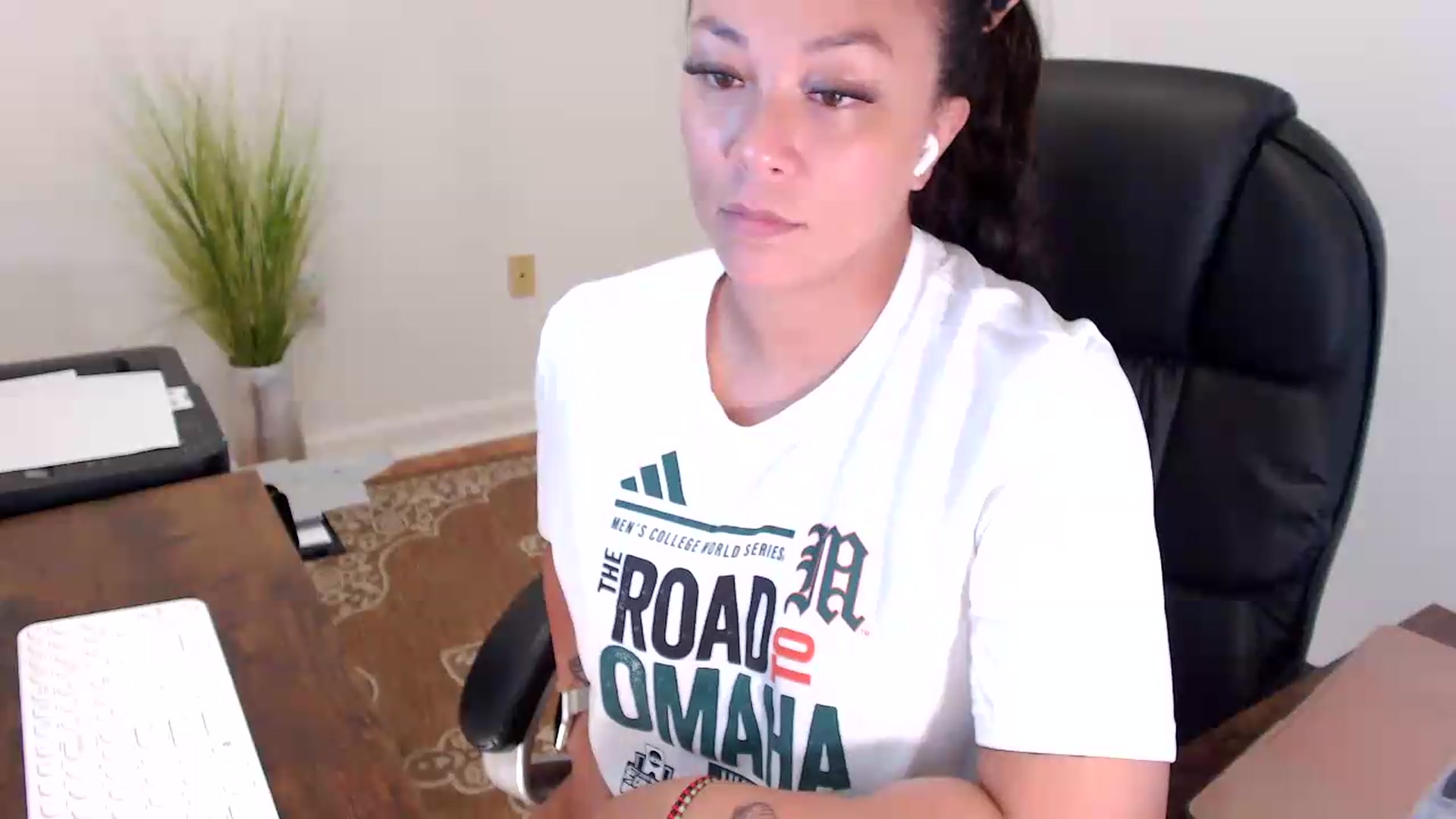 Gallery image thumbnail from MickaylaStar's myfreecams stream on, 07/21/2026, 18:15 image 12 of 20