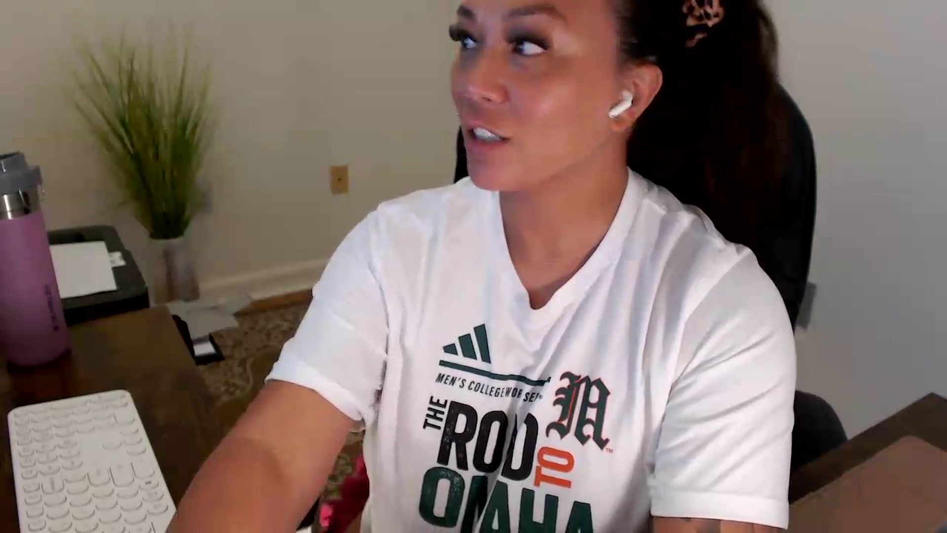 Gallery image thumbnail from MickaylaStar's myfreecams stream on, 07/21/2026, 19:18 image 7 of 20