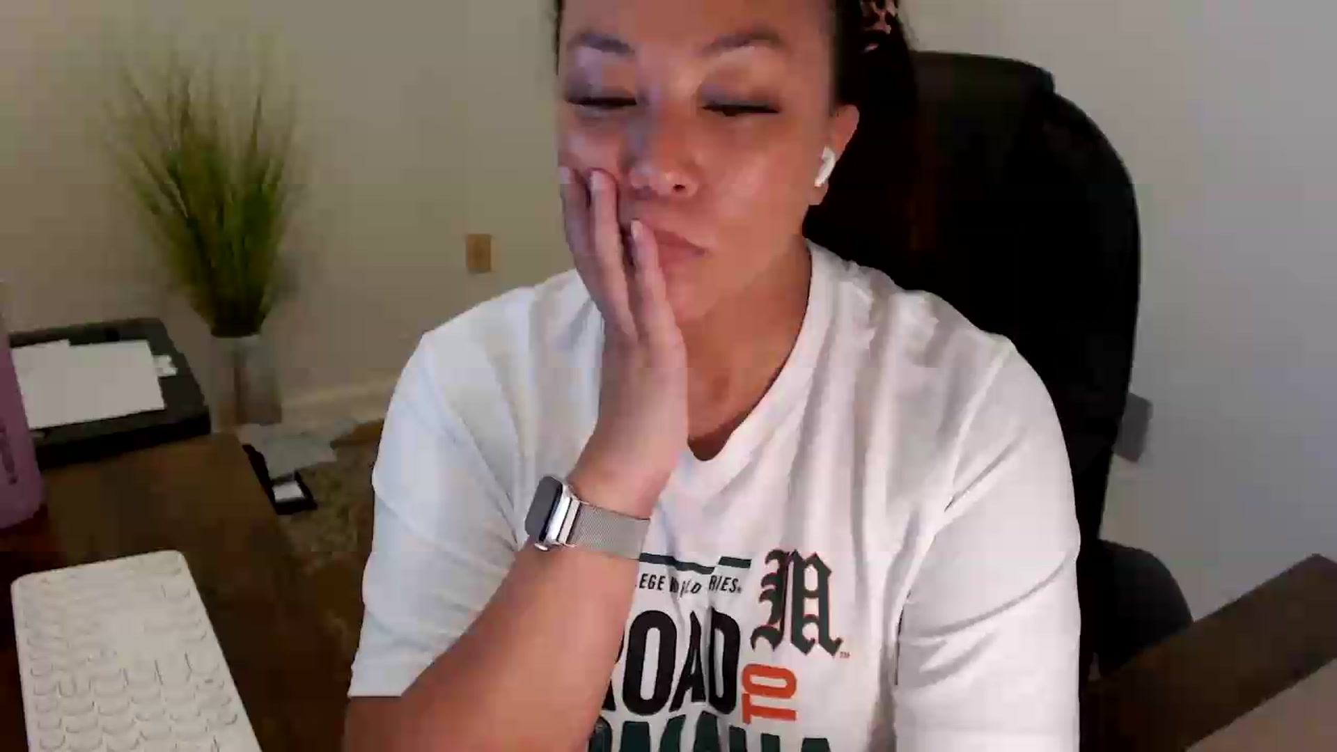 Gallery image thumbnail from MickaylaStar's myfreecams stream on, 07/21/2026, 19:18 image 18 of 20