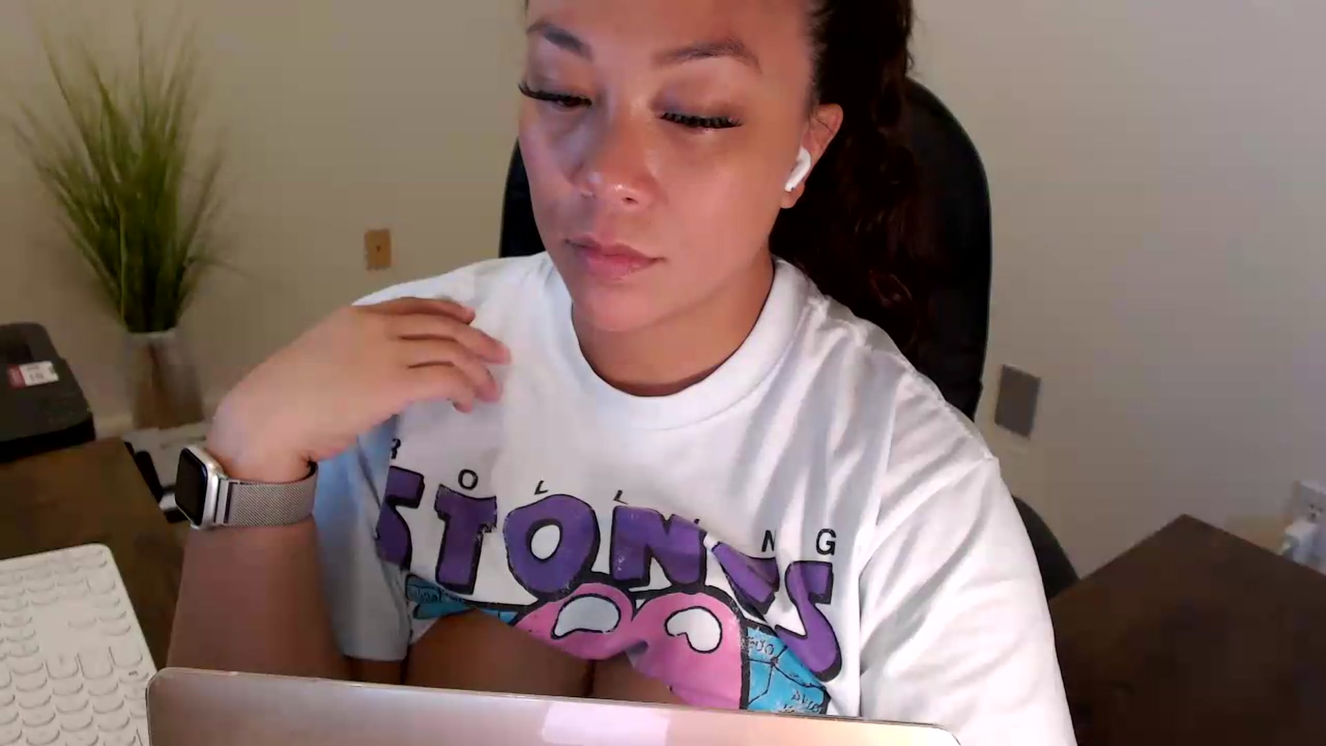 Gallery image thumbnail from MickaylaStar's myfreecams stream on, 07/22/2026, 15:41 image 17 of 20
