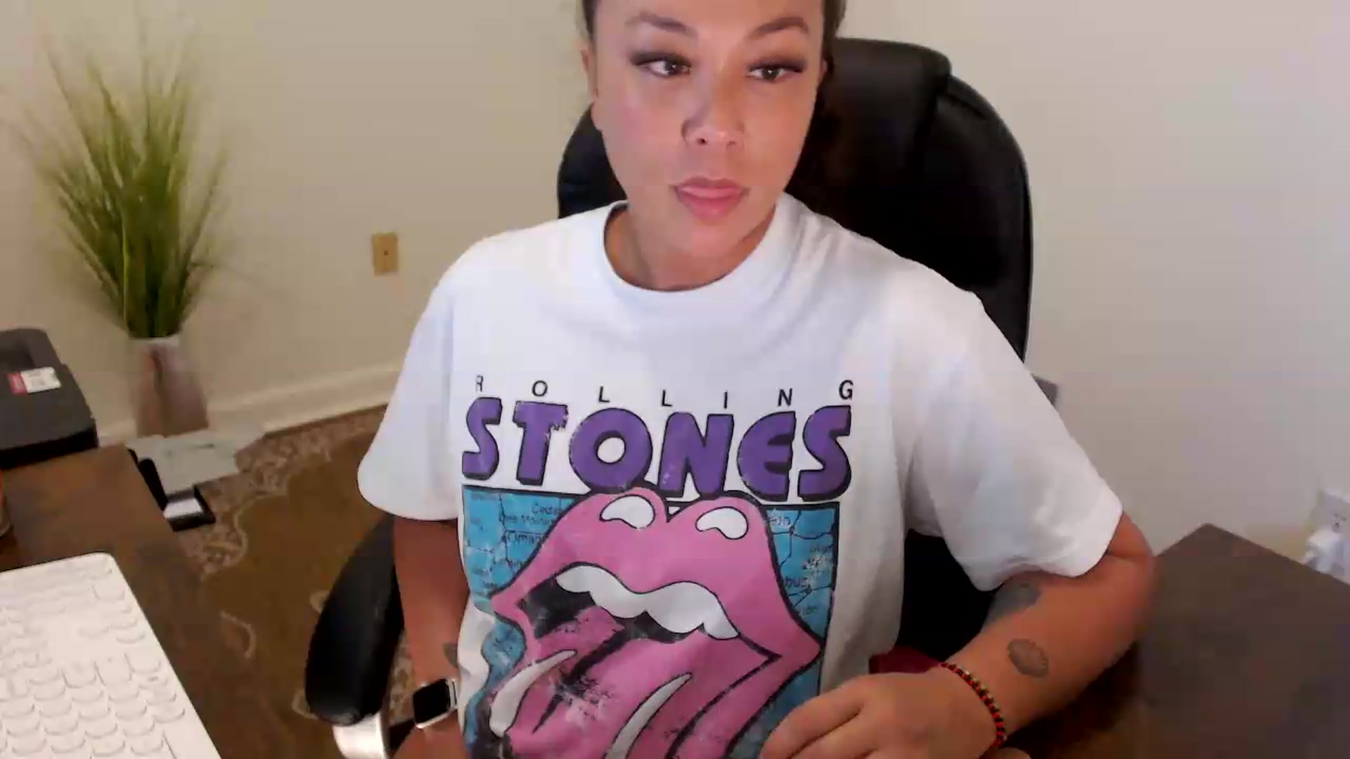 Gallery image thumbnail from MickaylaStar's myfreecams stream on, 07/22/2026, 15:41 image 5 of 20