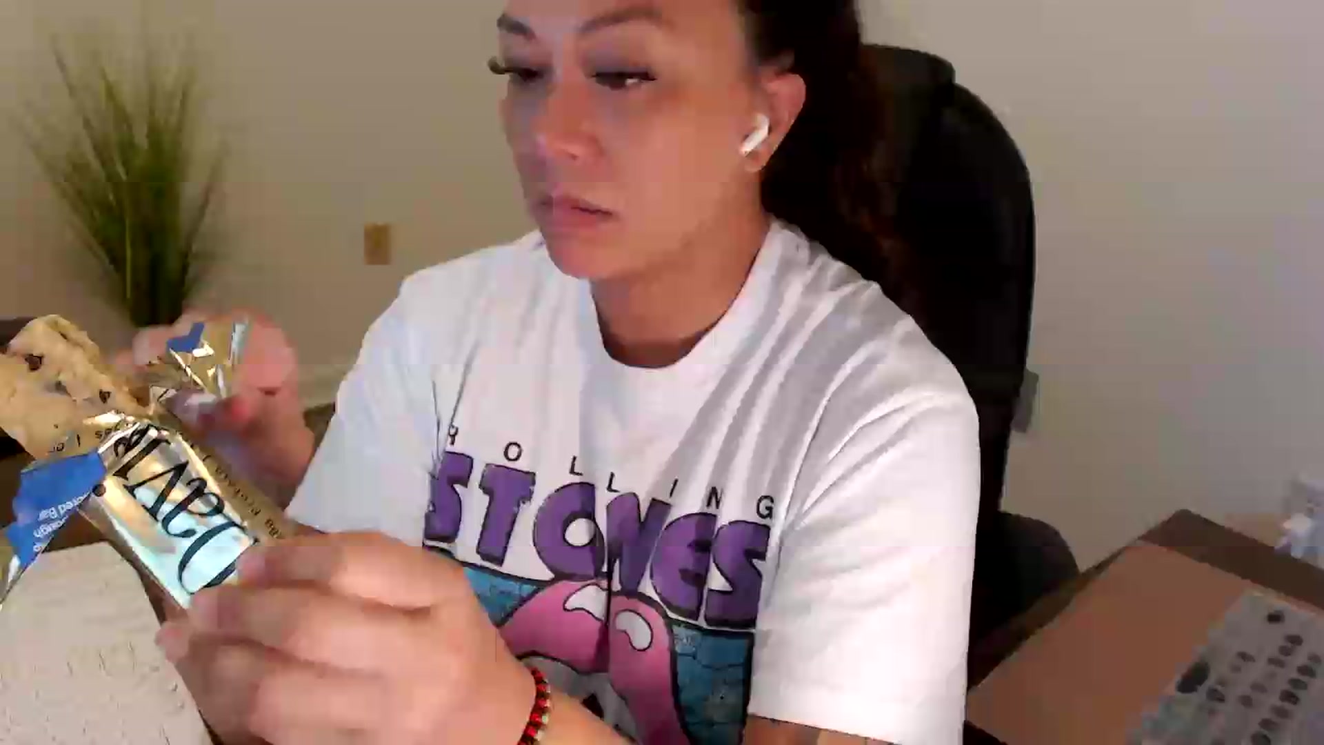 Gallery image thumbnail from MickaylaStar's myfreecams stream on, 07/22/2026, 16:48 image 2 of 20